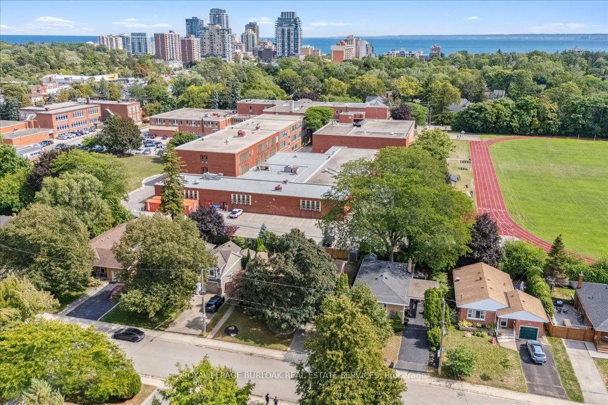 1424 Alfred Crescent