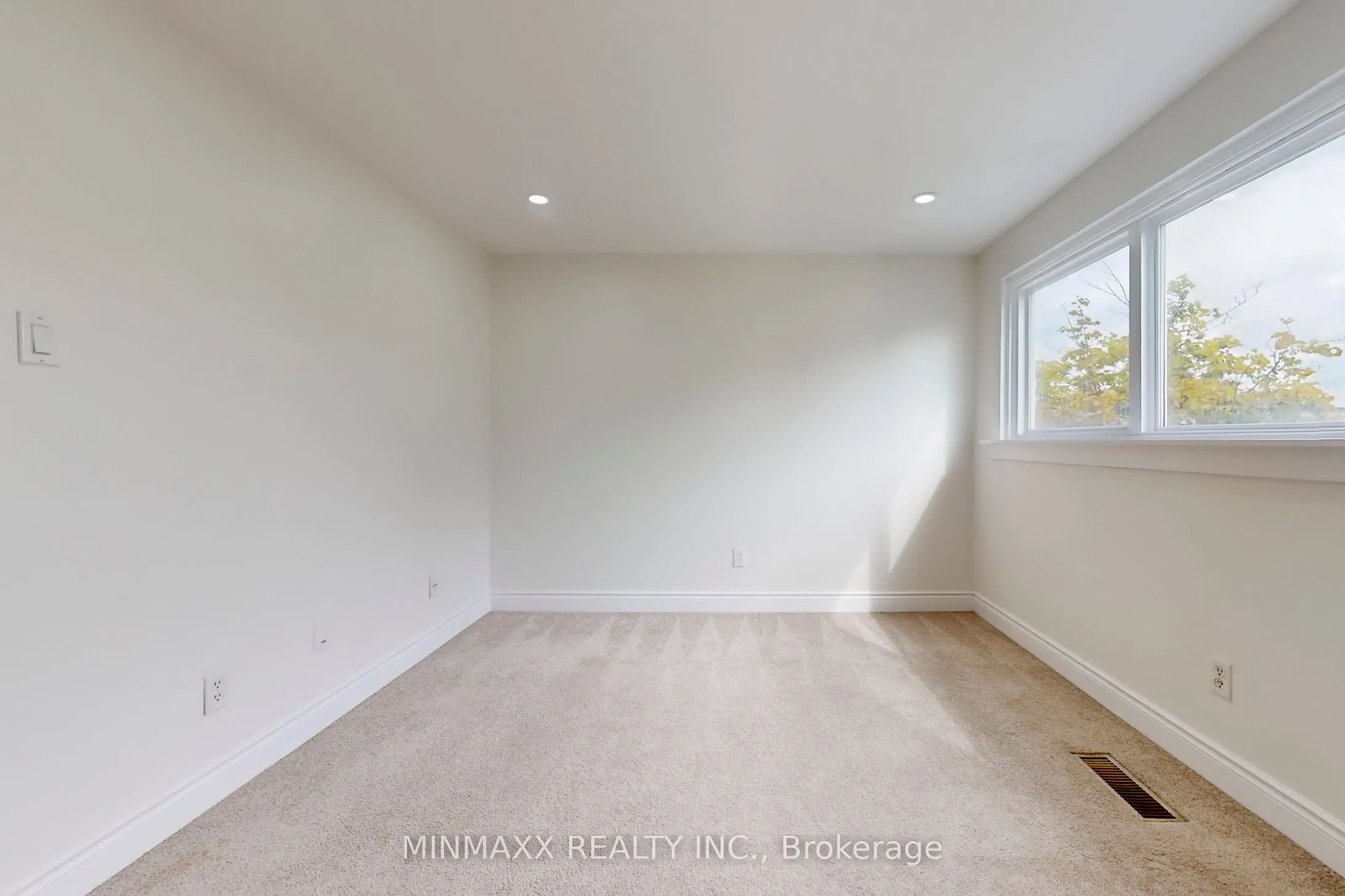 400 Bloor Street E, #64