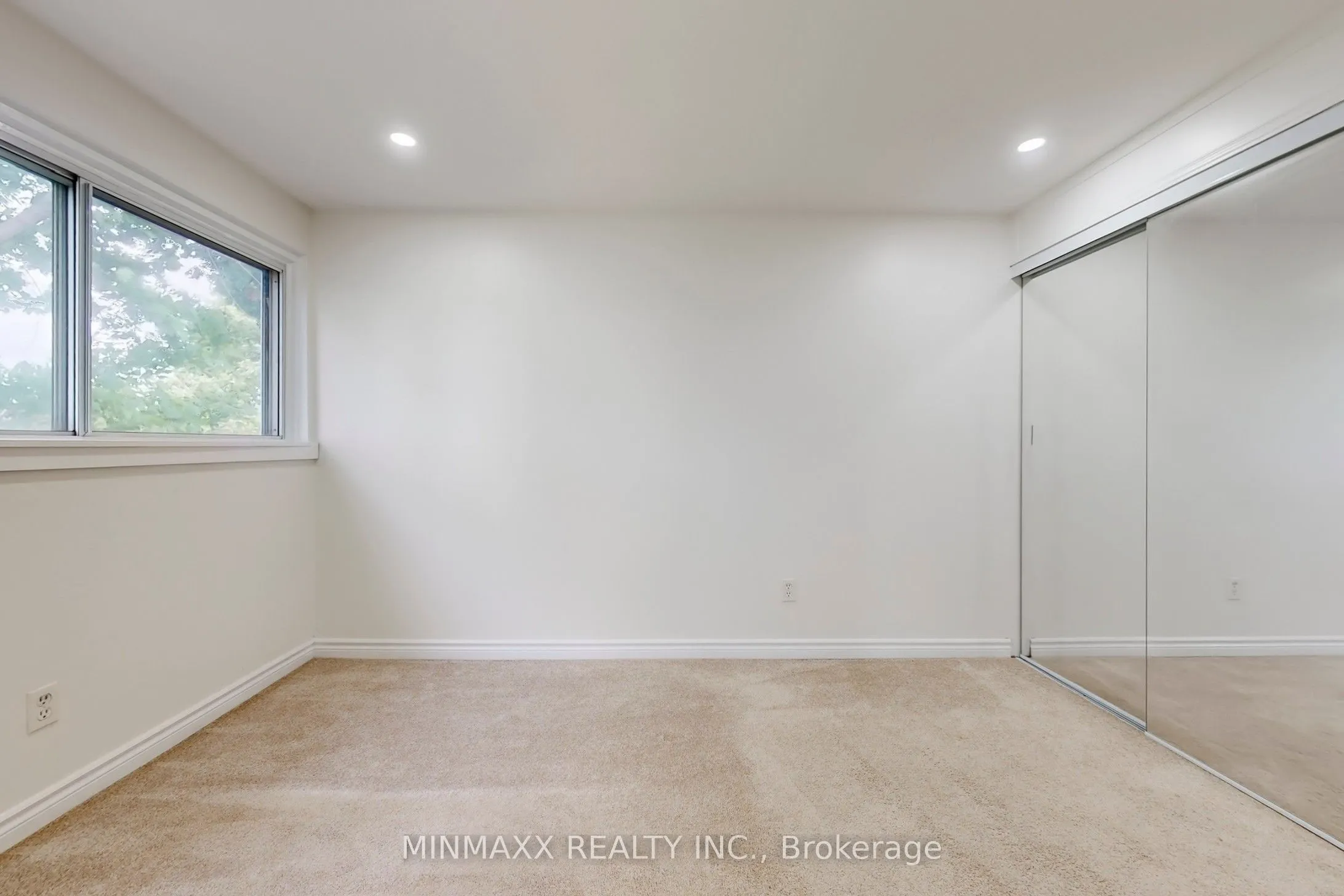 400 Bloor Street E, #64