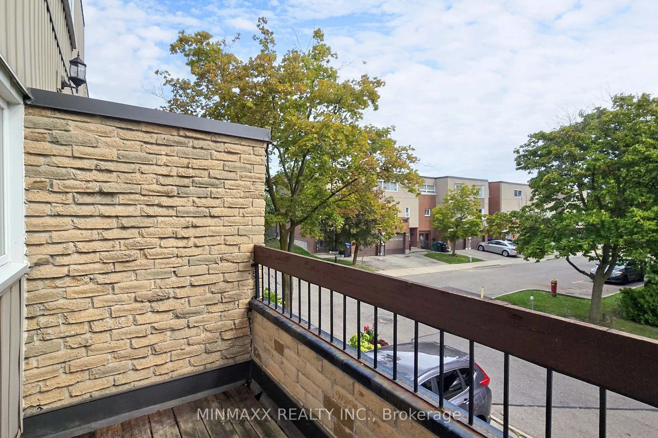 400 Bloor Street E, #64