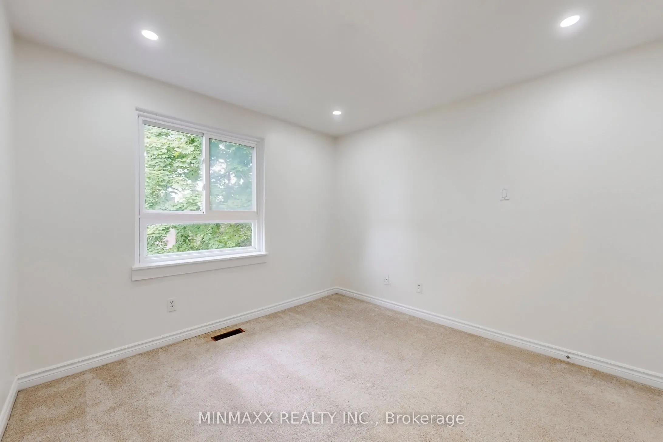 400 Bloor Street E, #64