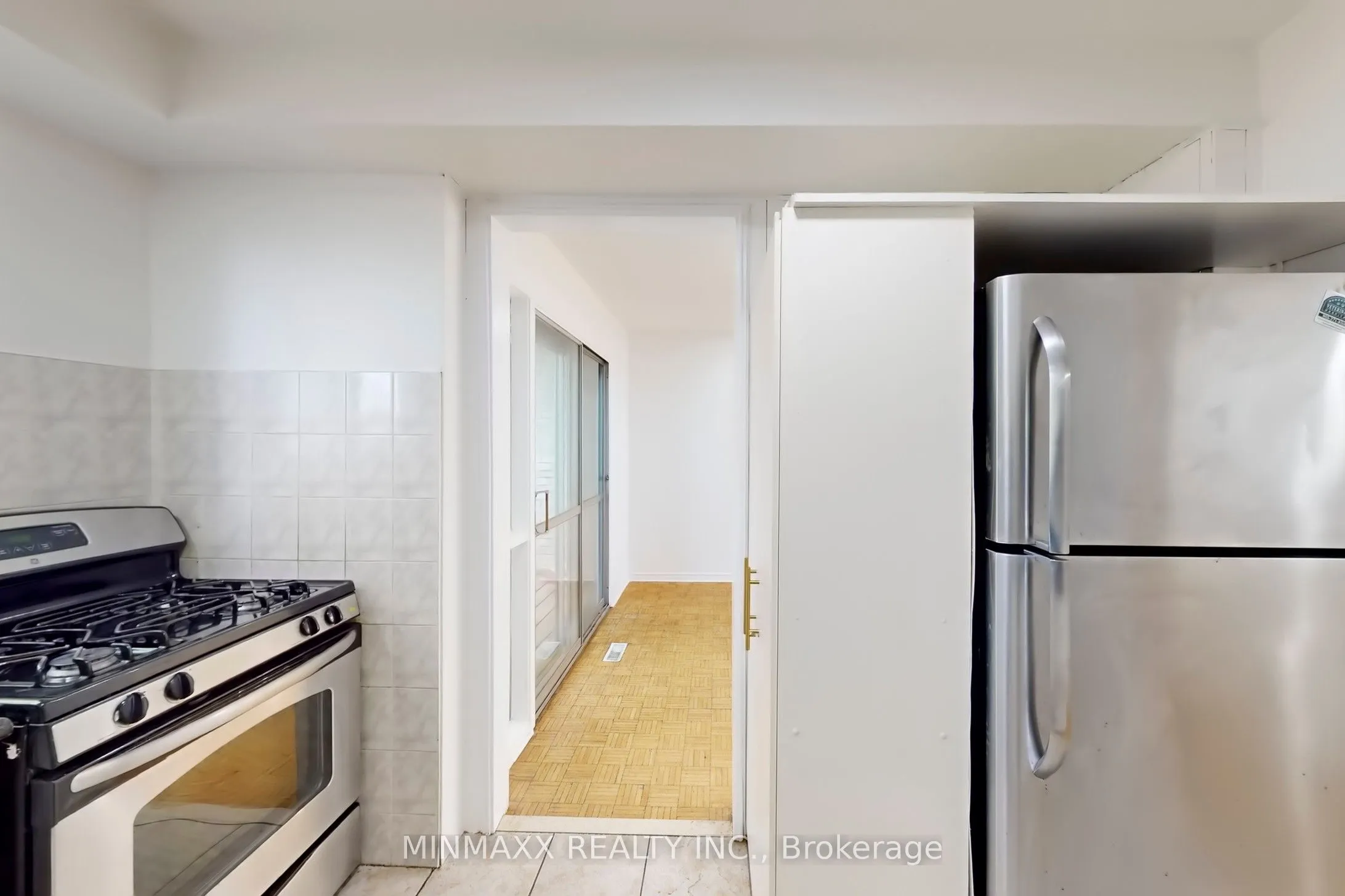 400 Bloor Street E, #64