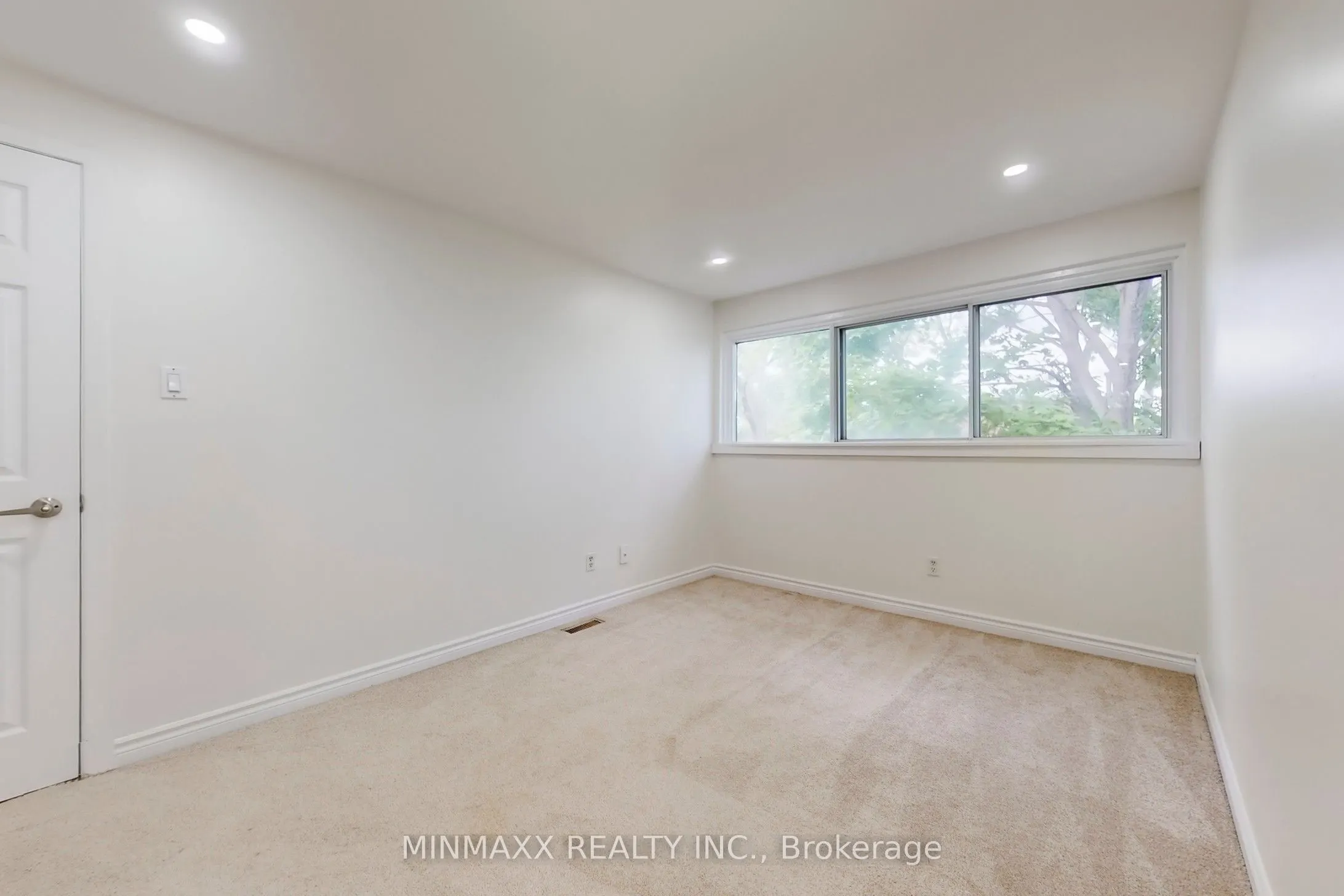 400 Bloor Street E, #64