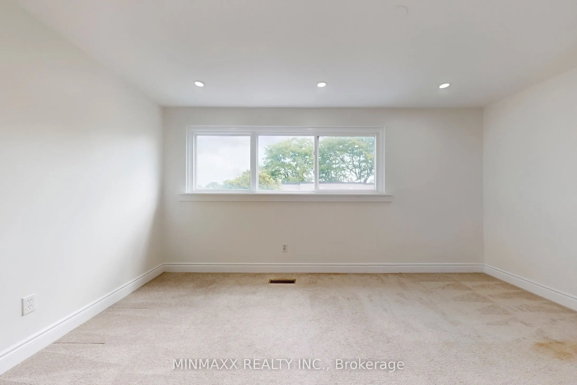 400 Bloor Street E, #64