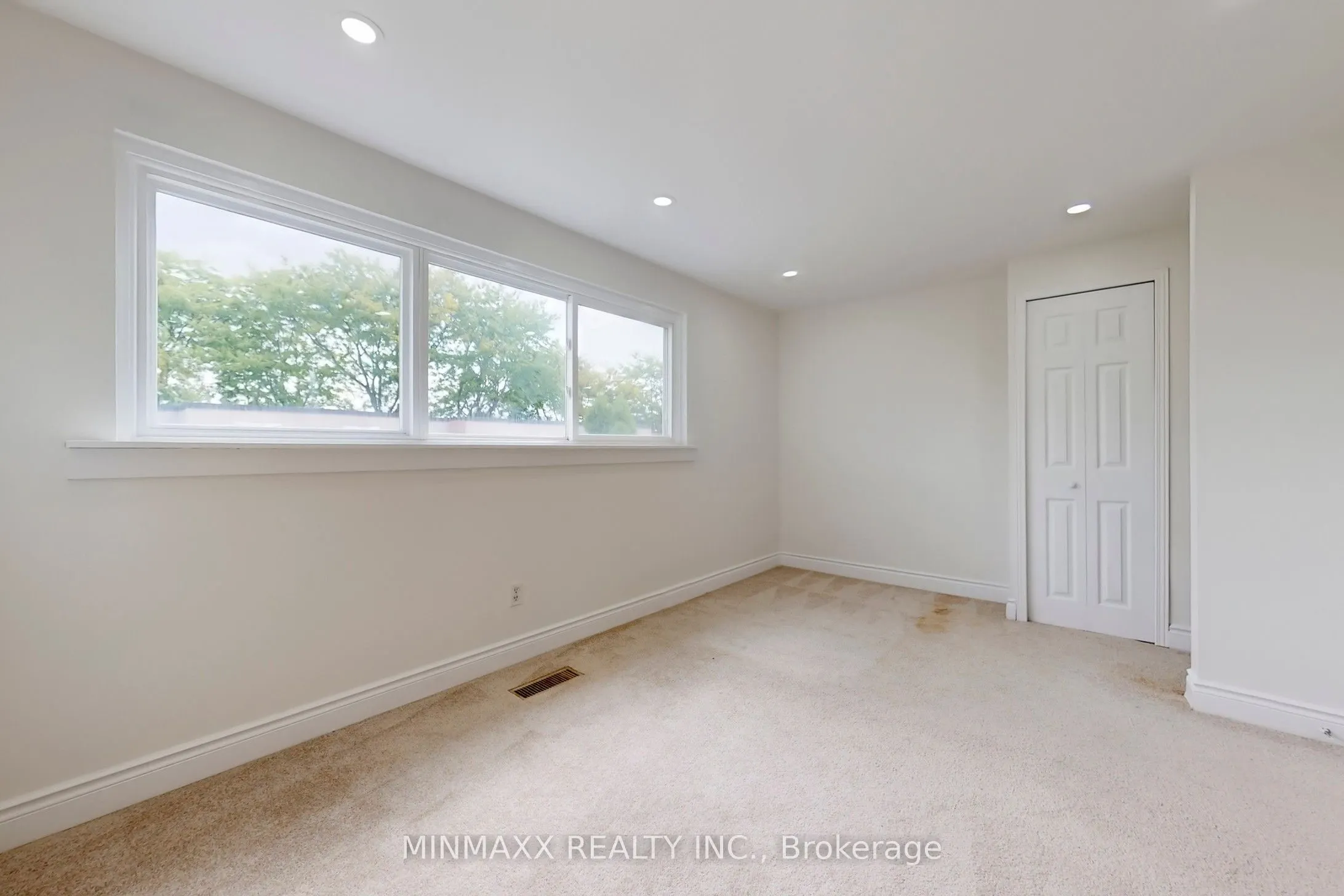 400 Bloor Street E, #64