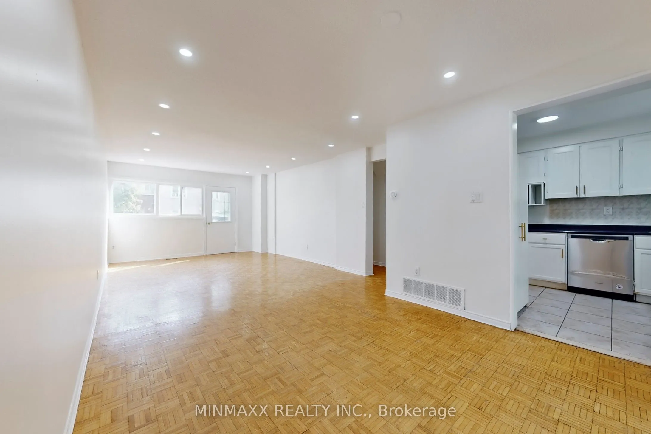 400 Bloor Street E, #64