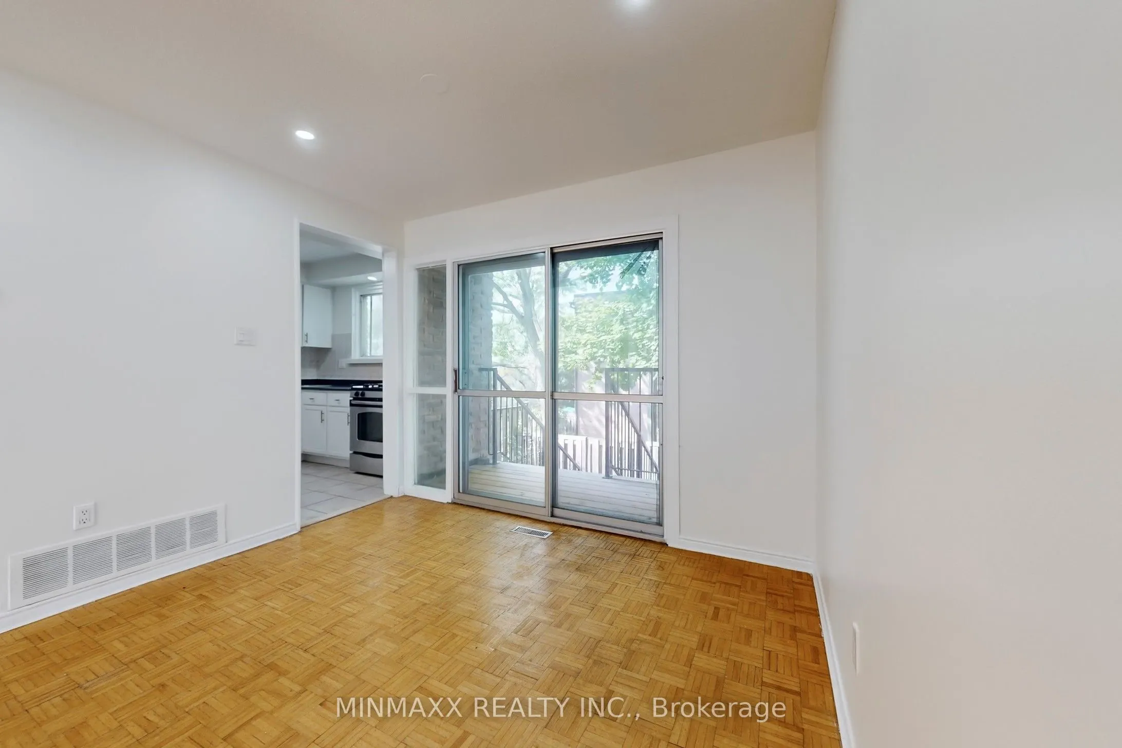 400 Bloor Street E, #64