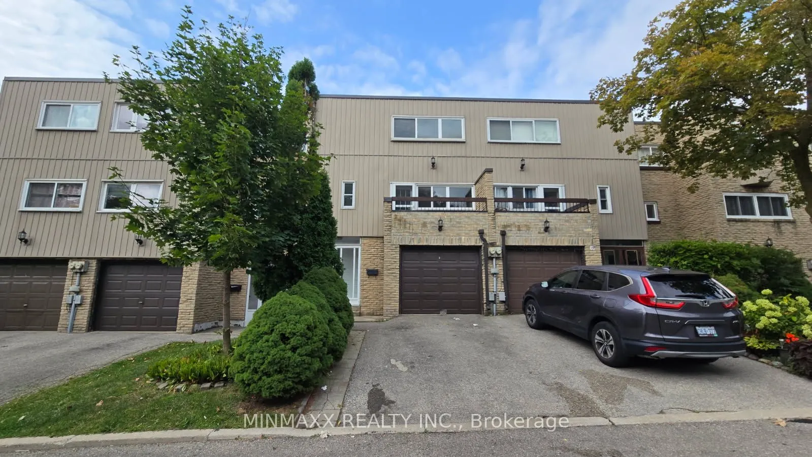400 Bloor Street E, #64