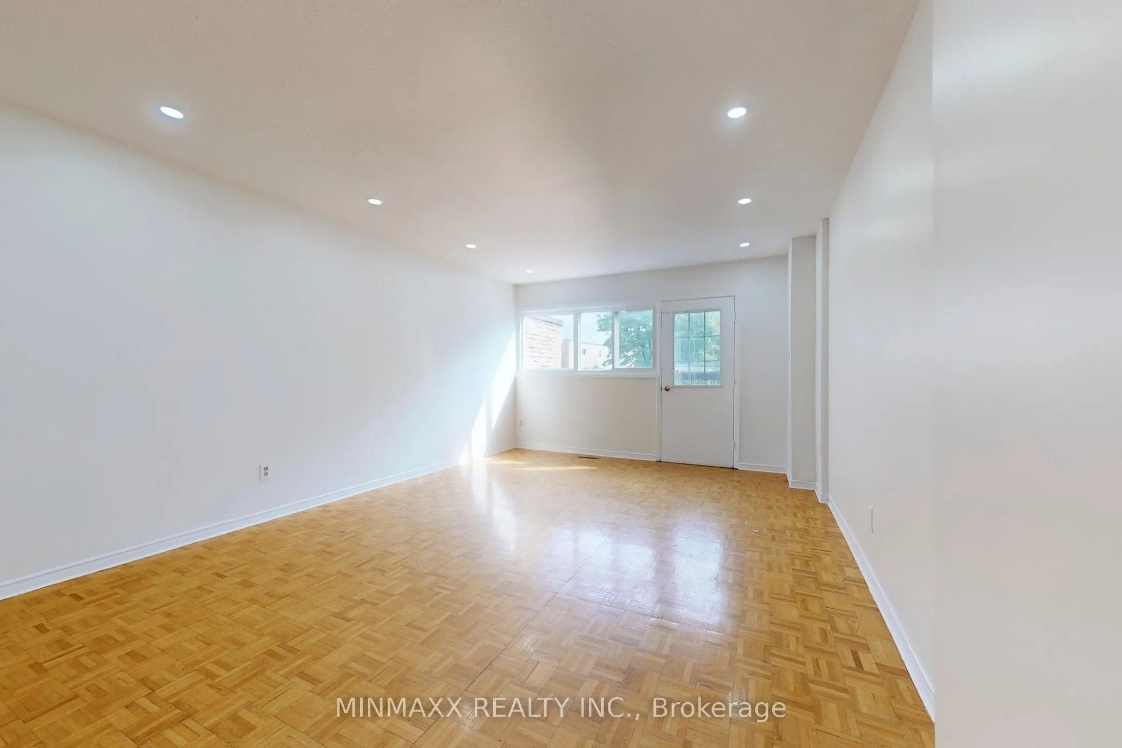 400 Bloor Street E, #64