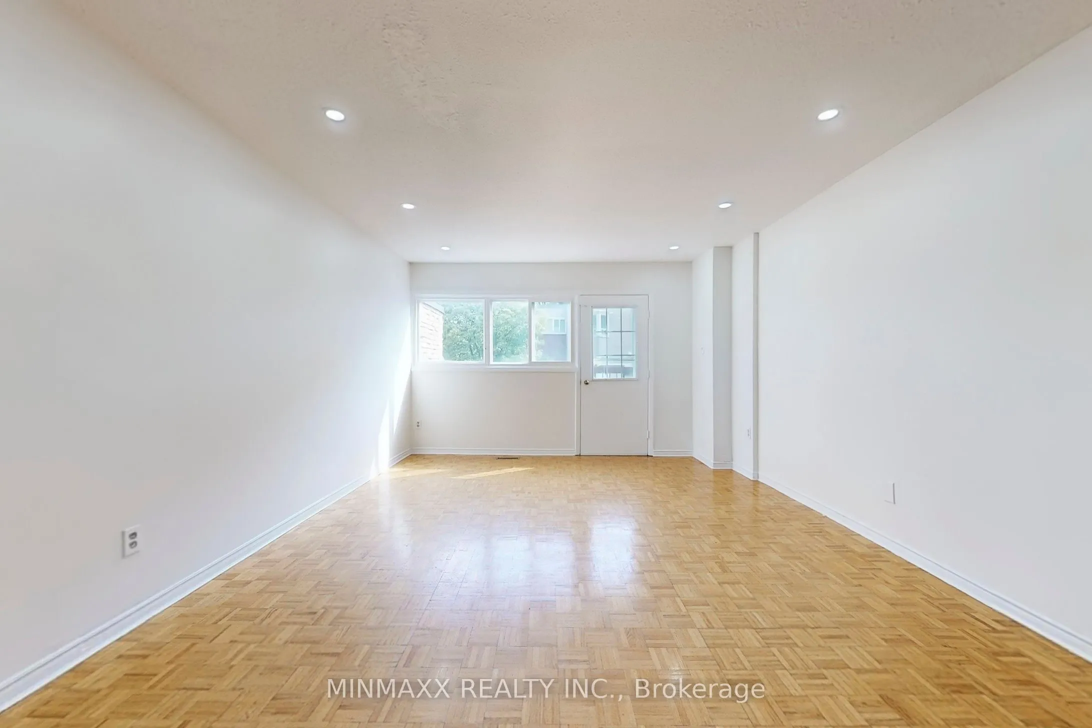 400 Bloor Street E, #64