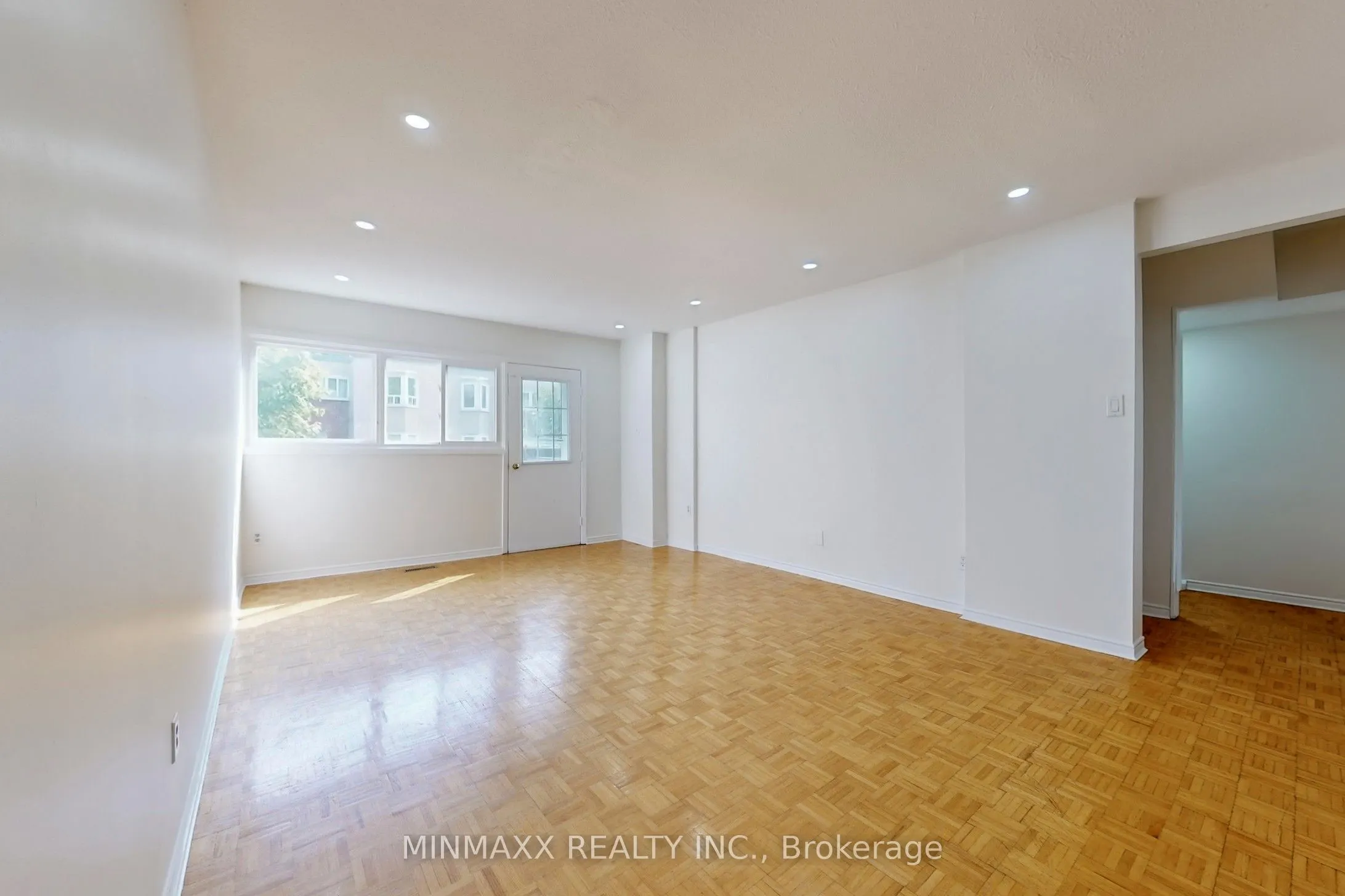 400 Bloor Street E, #64