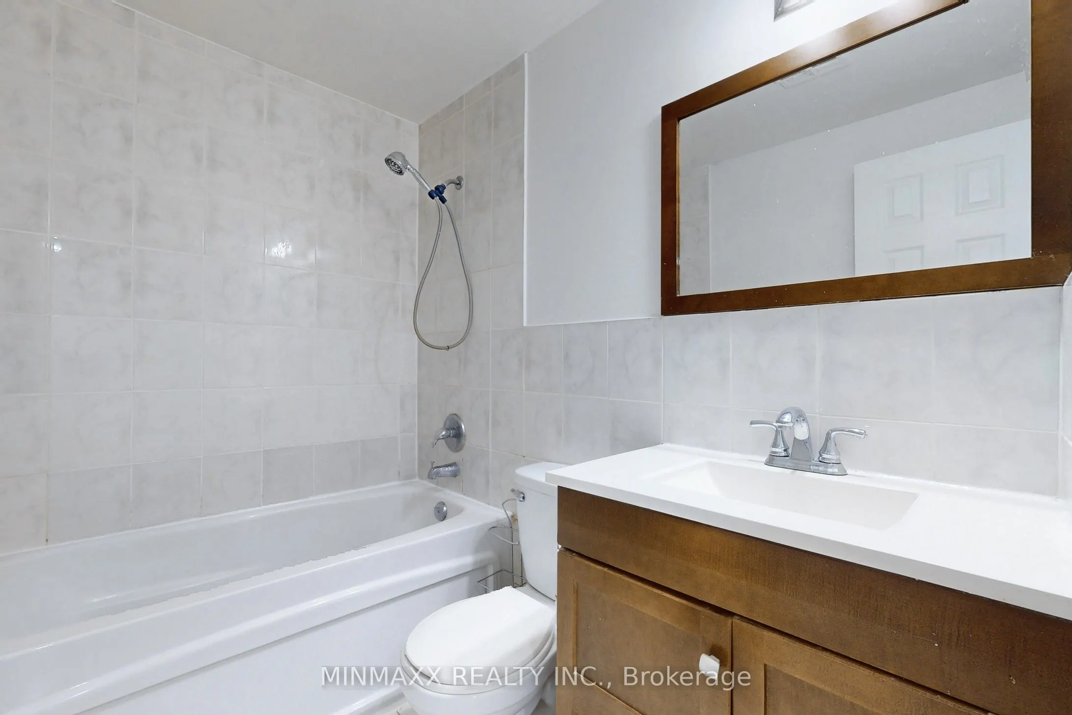 400 Bloor Street E, #64
