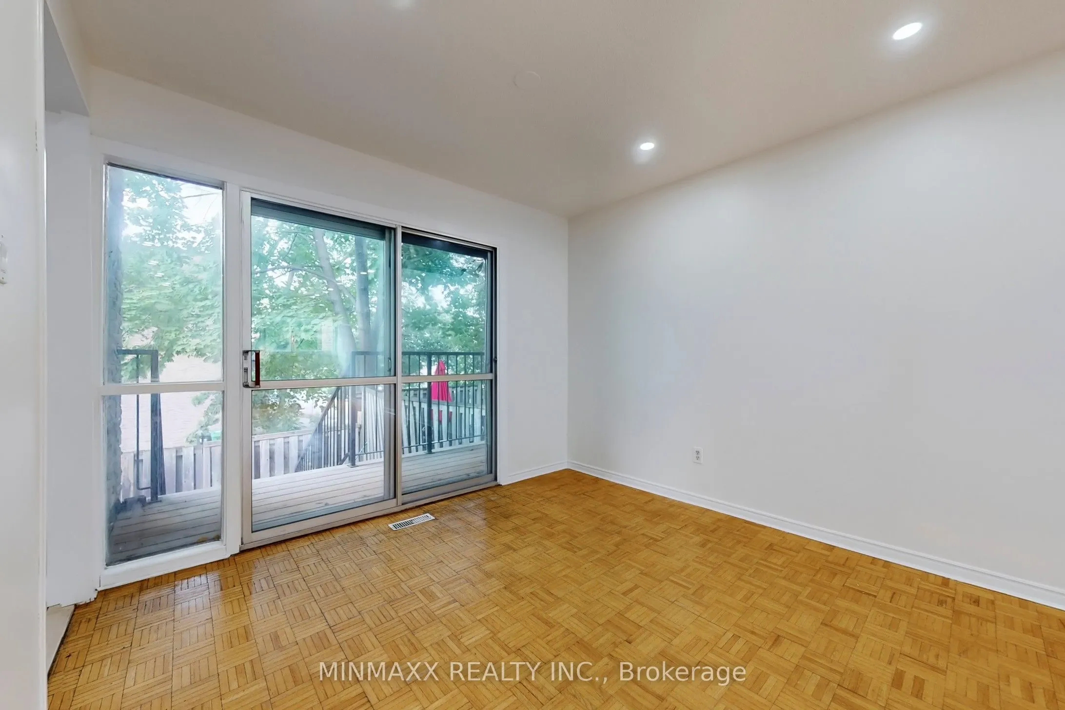 400 Bloor Street E, #64