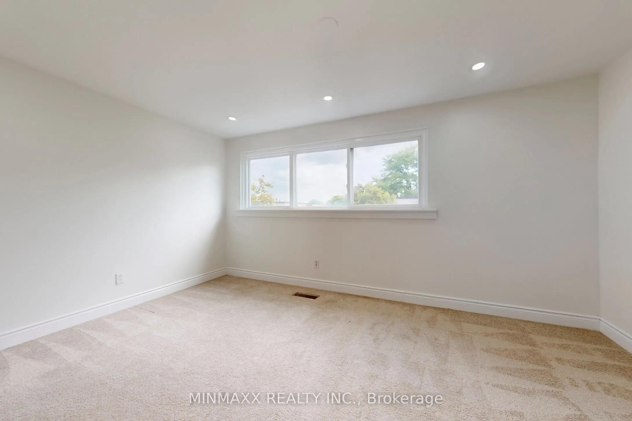400 Bloor Street E, #64