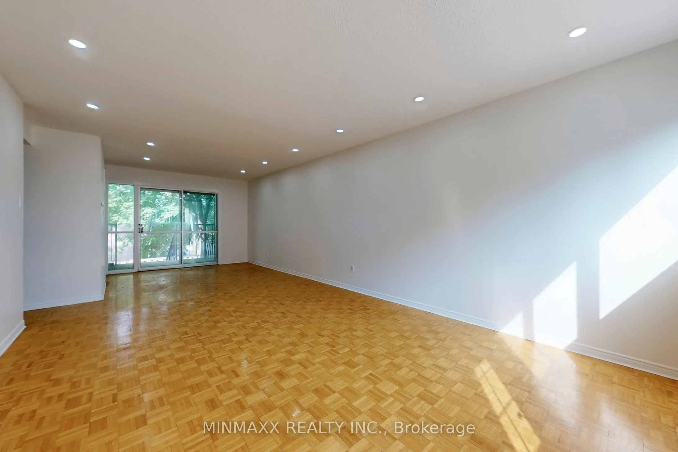 400 Bloor Street E, #64