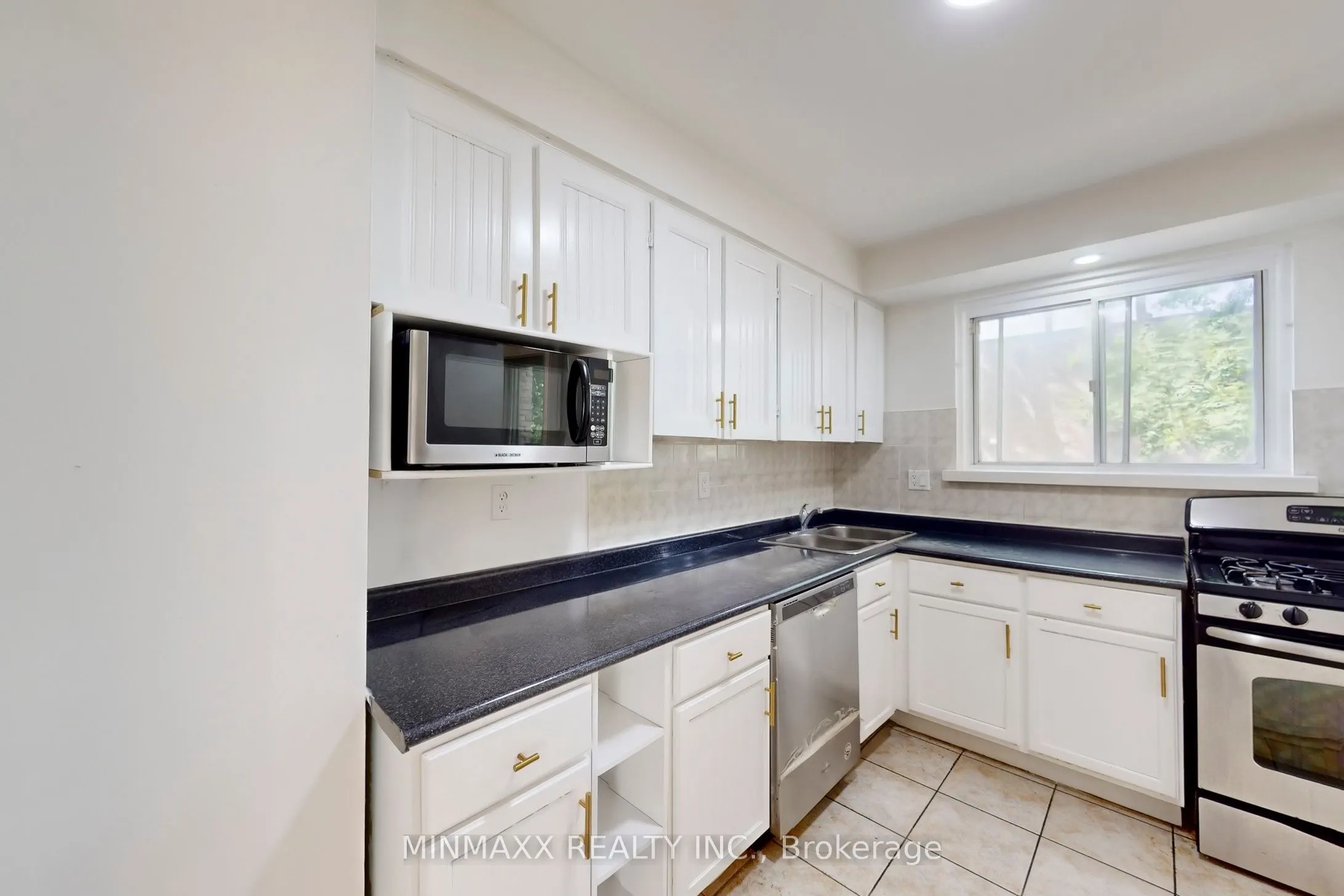 400 Bloor Street E, #64