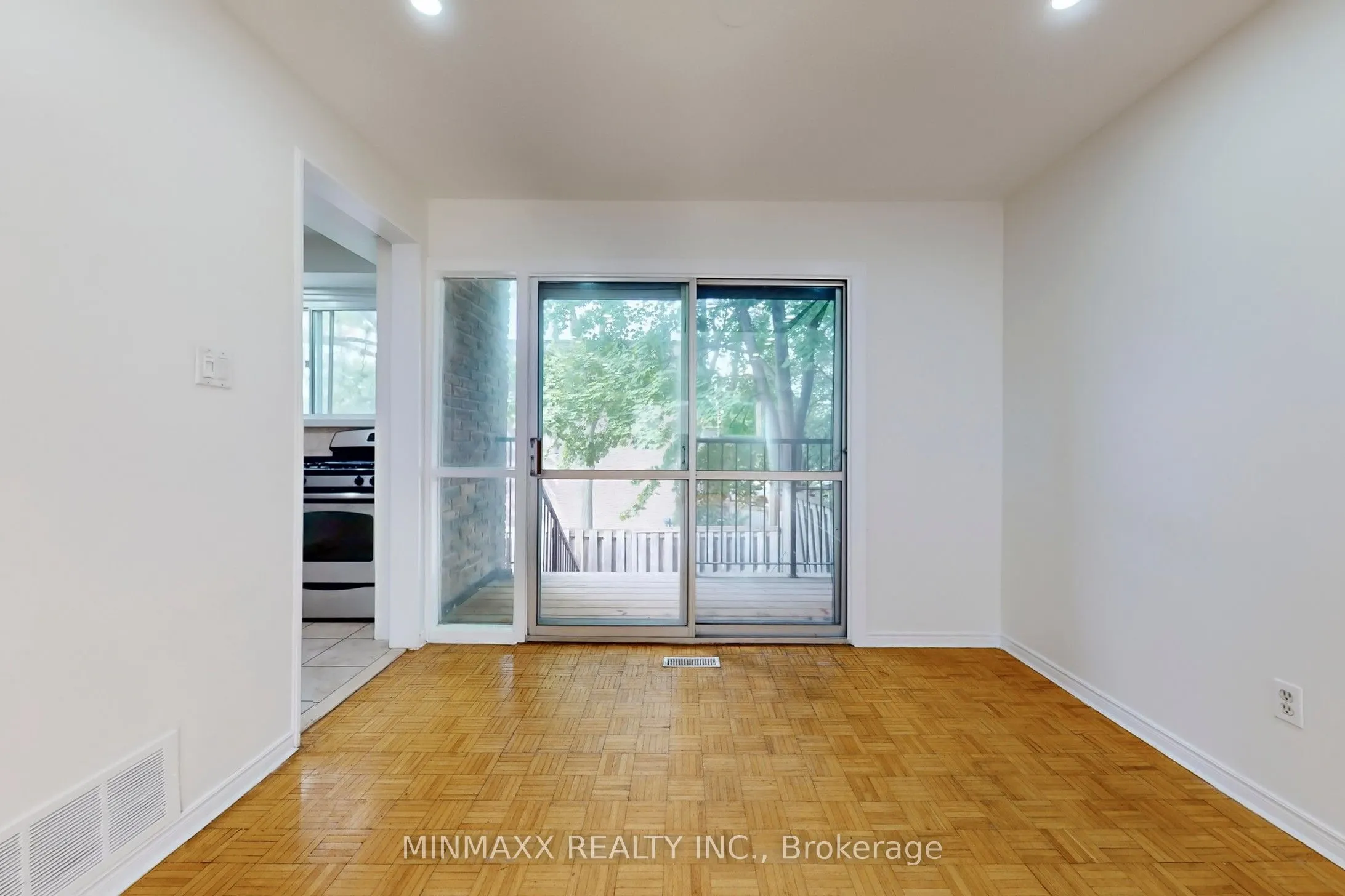 400 Bloor Street E, #64