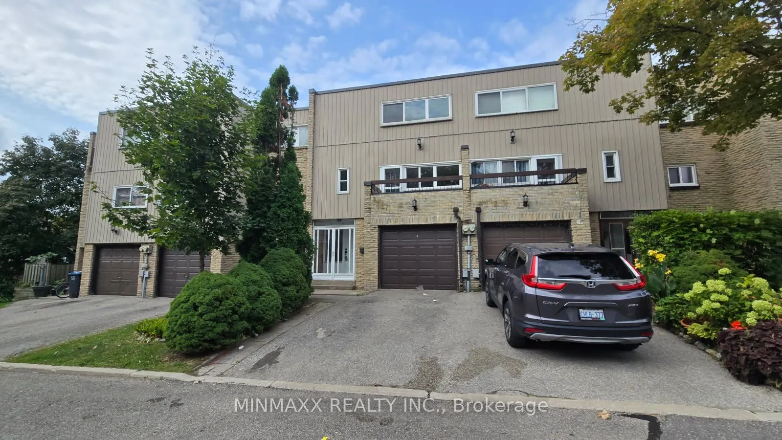 400 Bloor Street E, #64