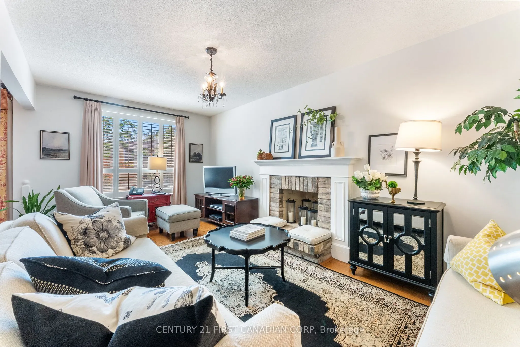 1224 Nathaniel Crescent