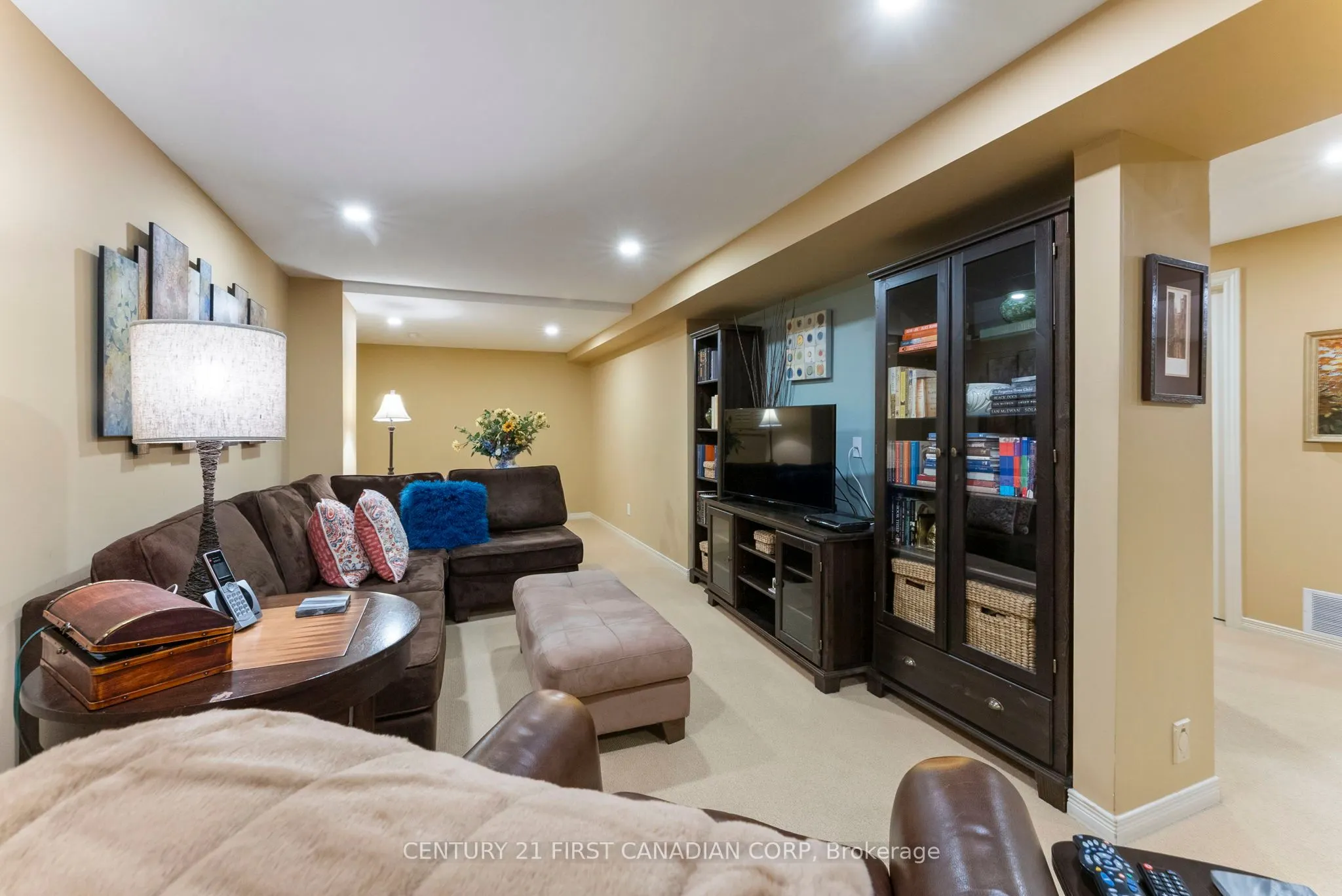 1224 Nathaniel Crescent
