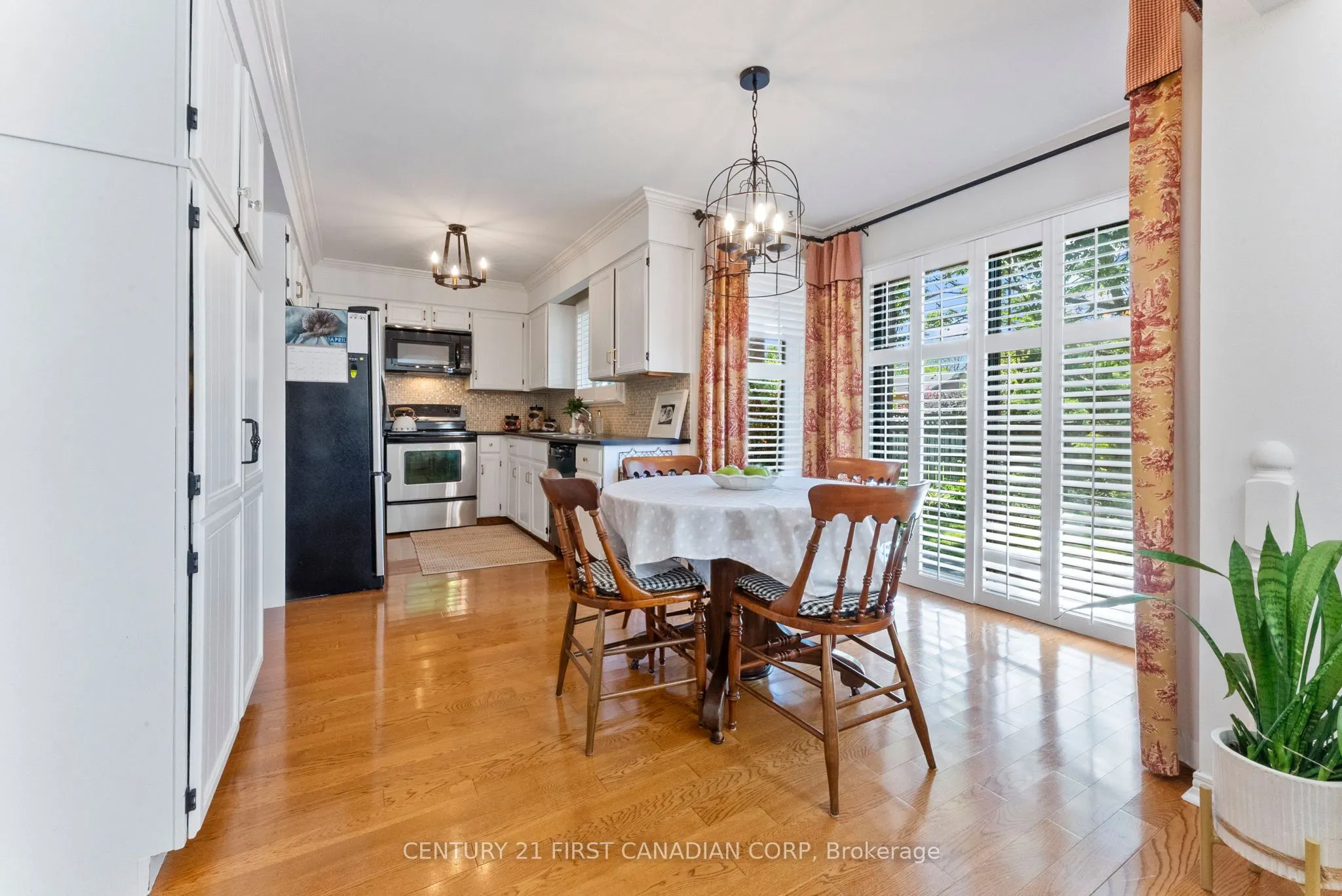 1224 Nathaniel Crescent