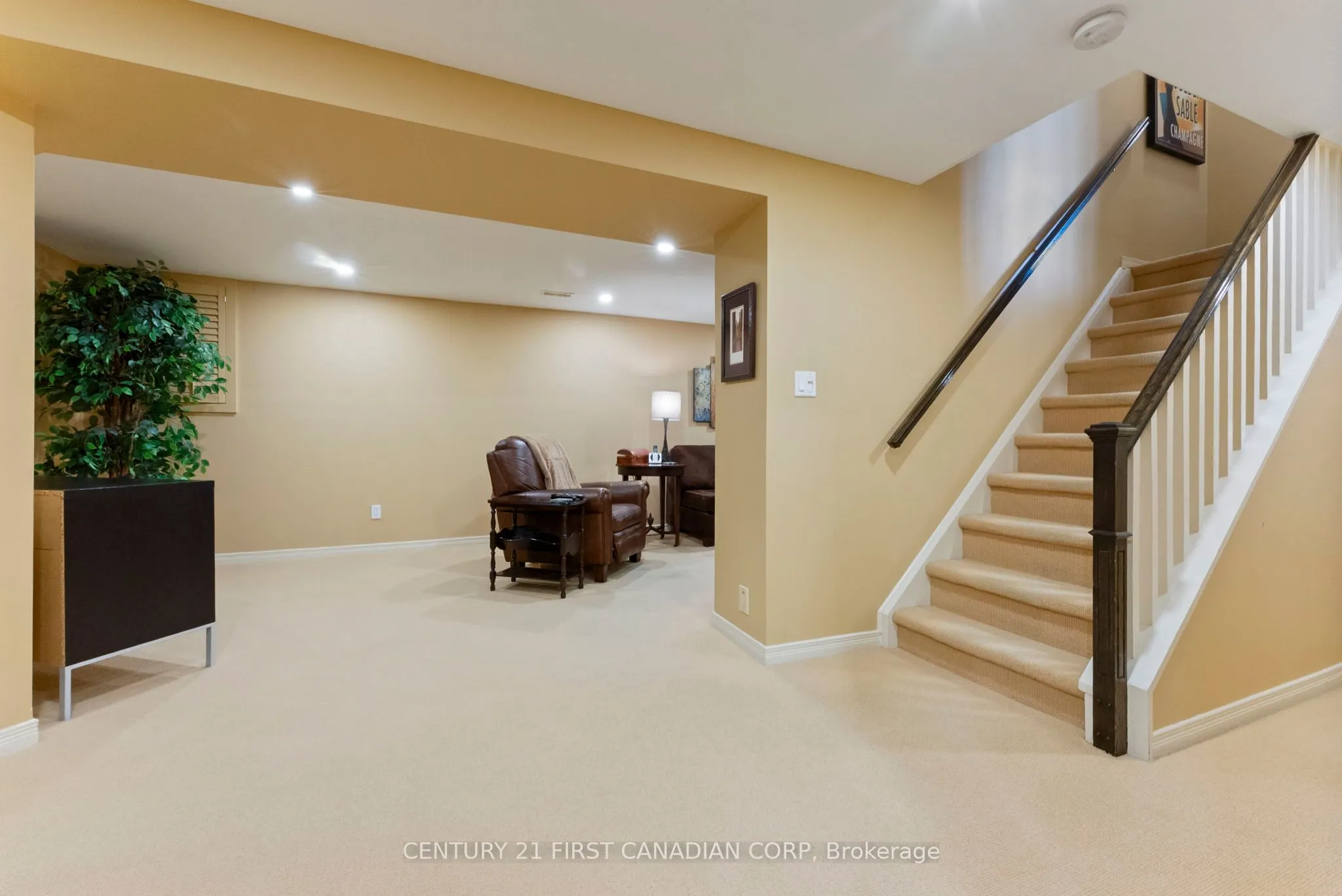 1224 Nathaniel Crescent