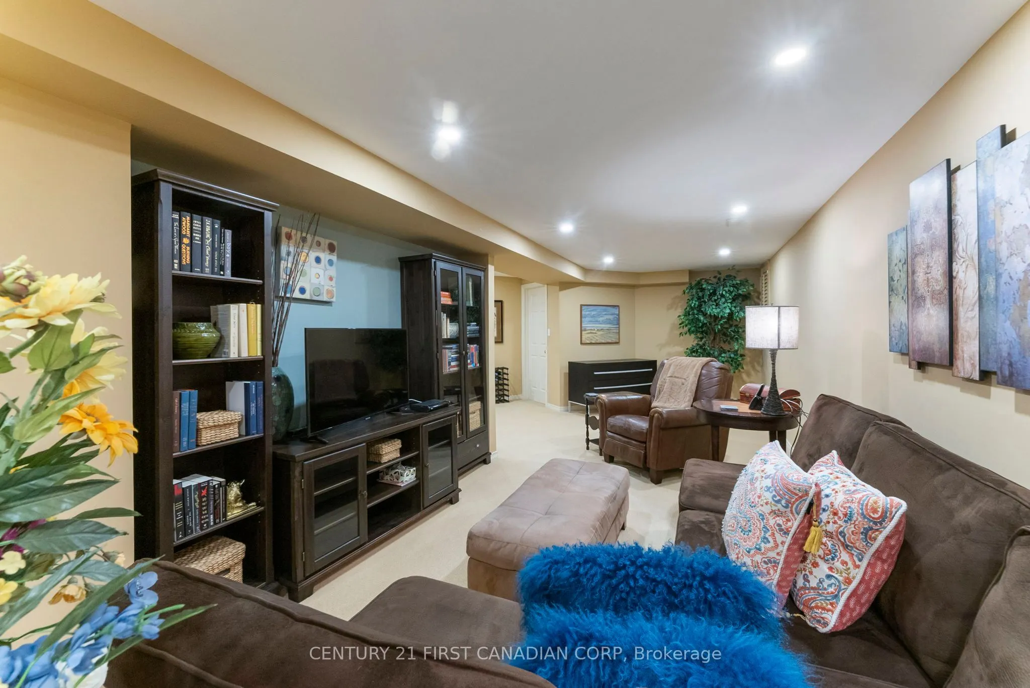 1224 Nathaniel Crescent