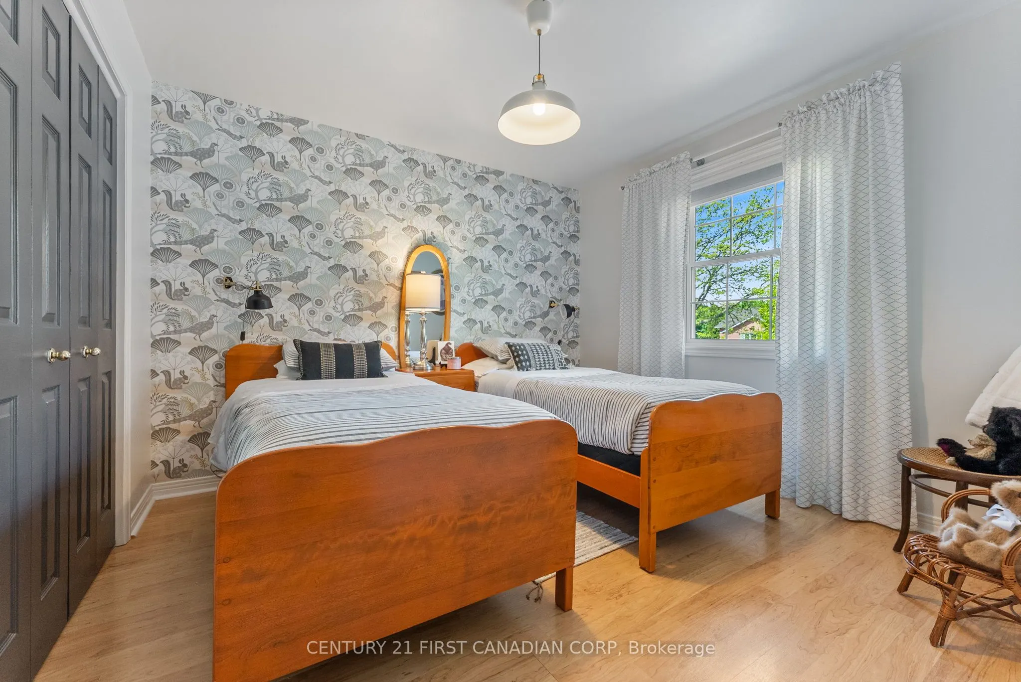 1224 Nathaniel Crescent