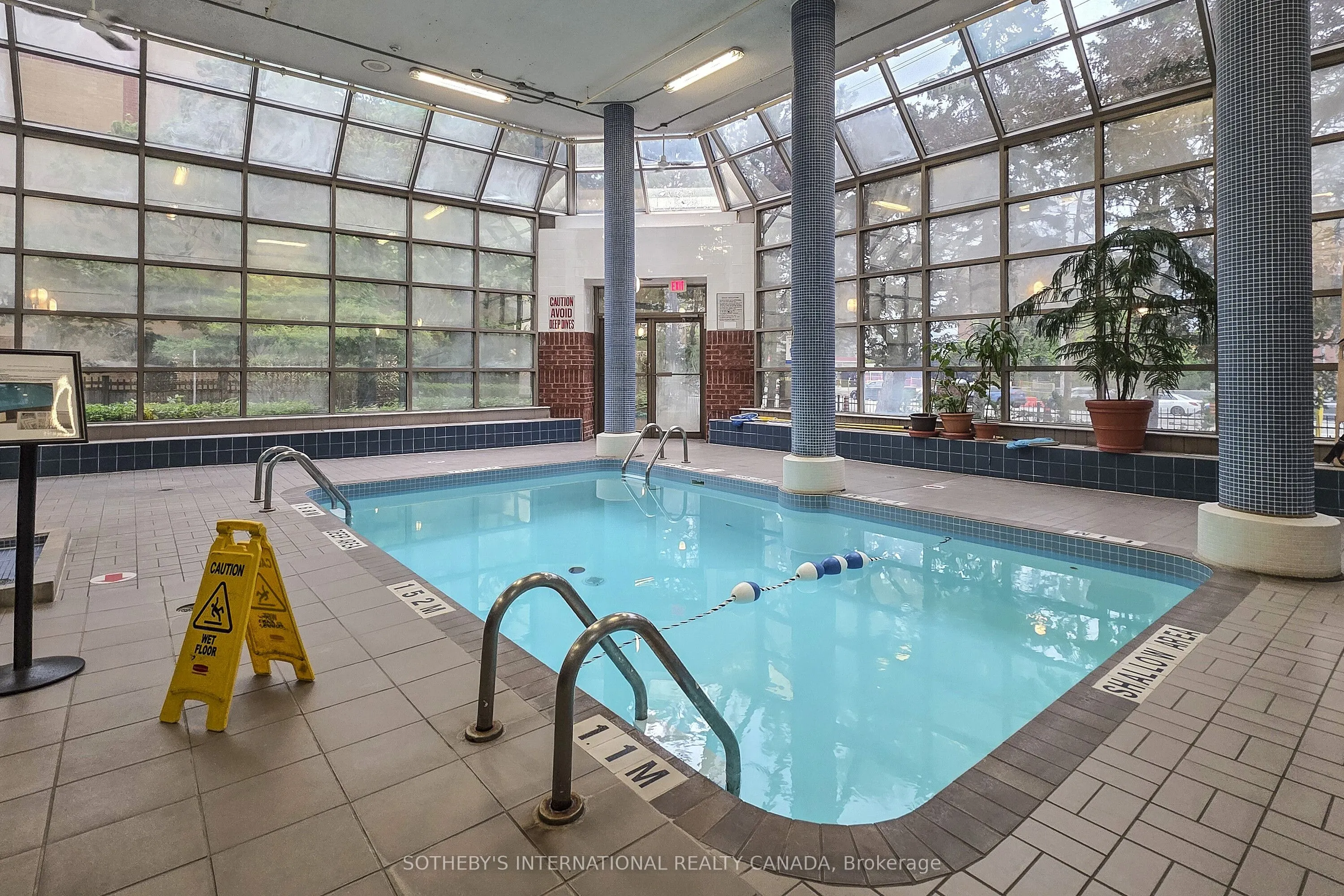 25 Fairview Road W, #406