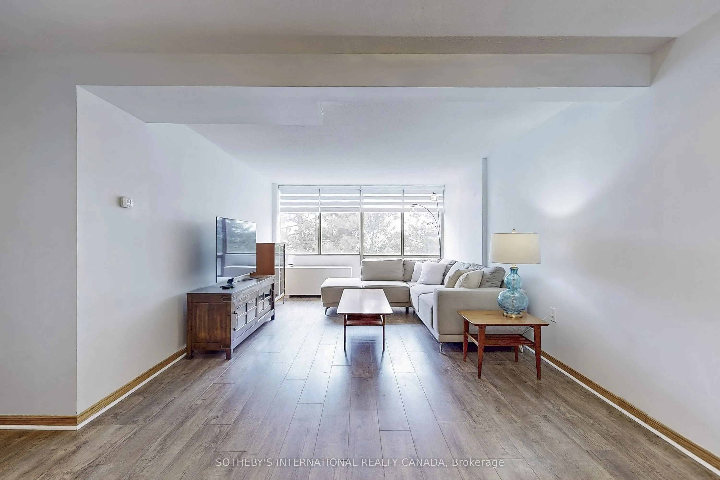 25 Fairview Road W, #406