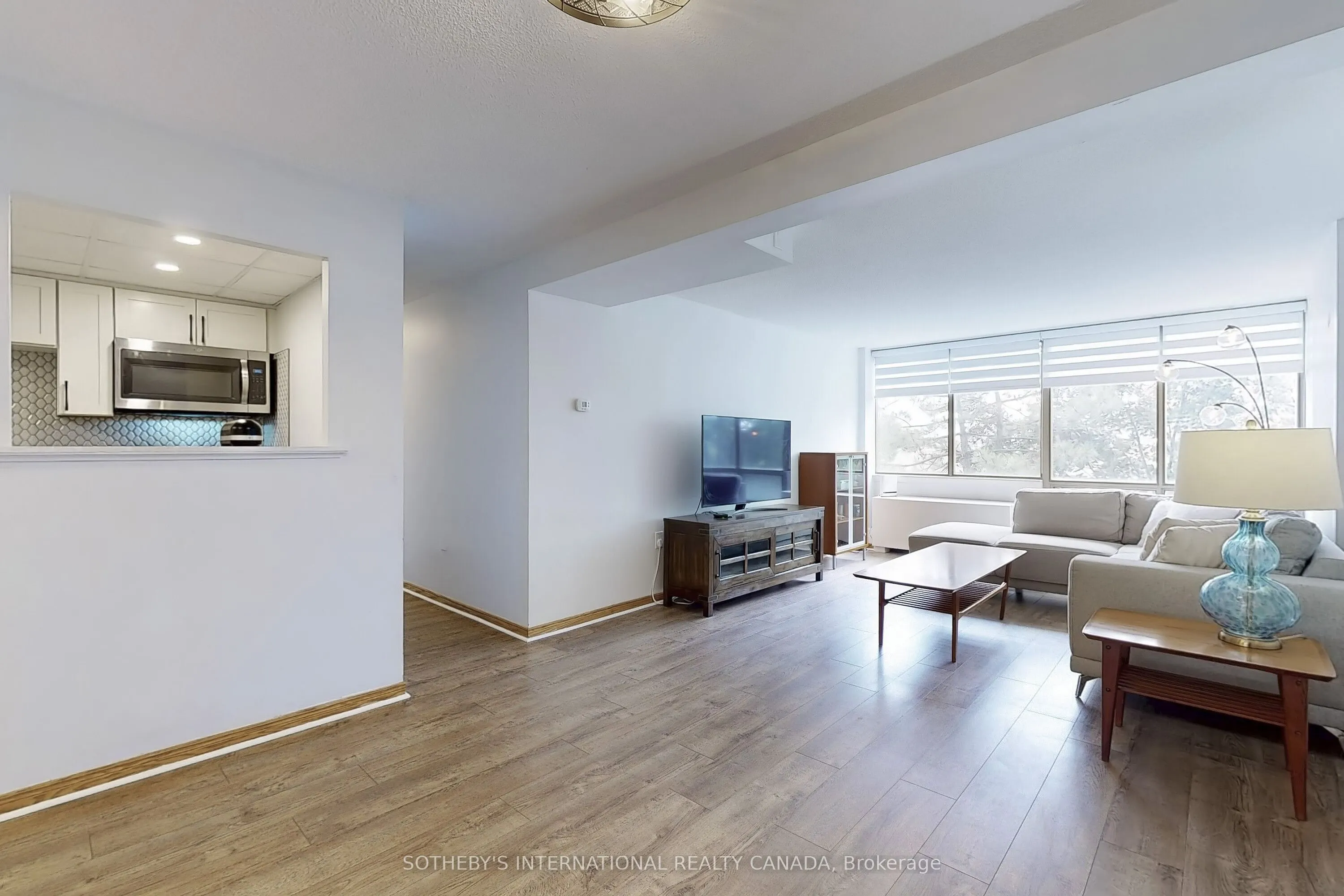 25 Fairview Road W, #406