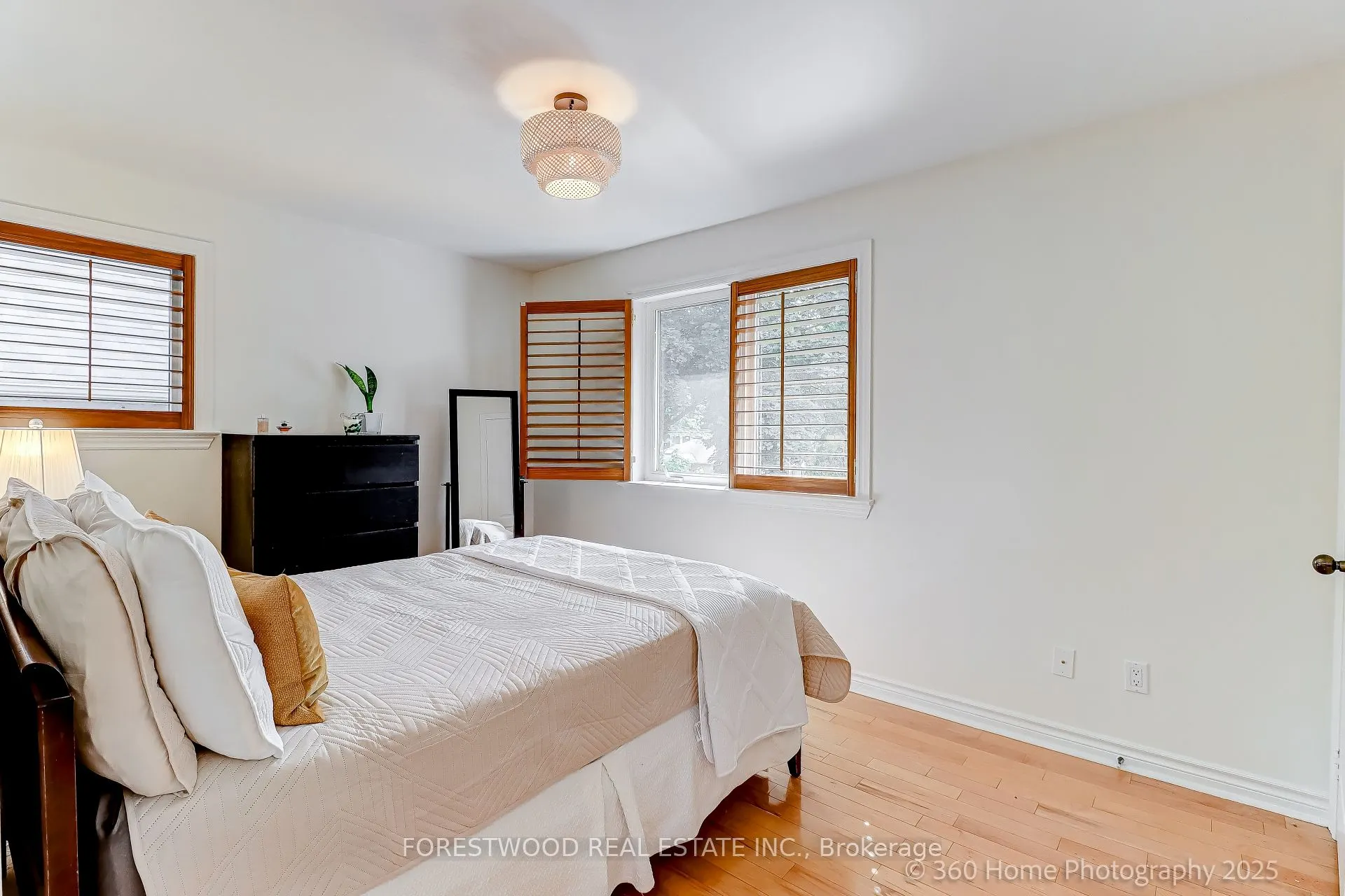 16 Westhead Road