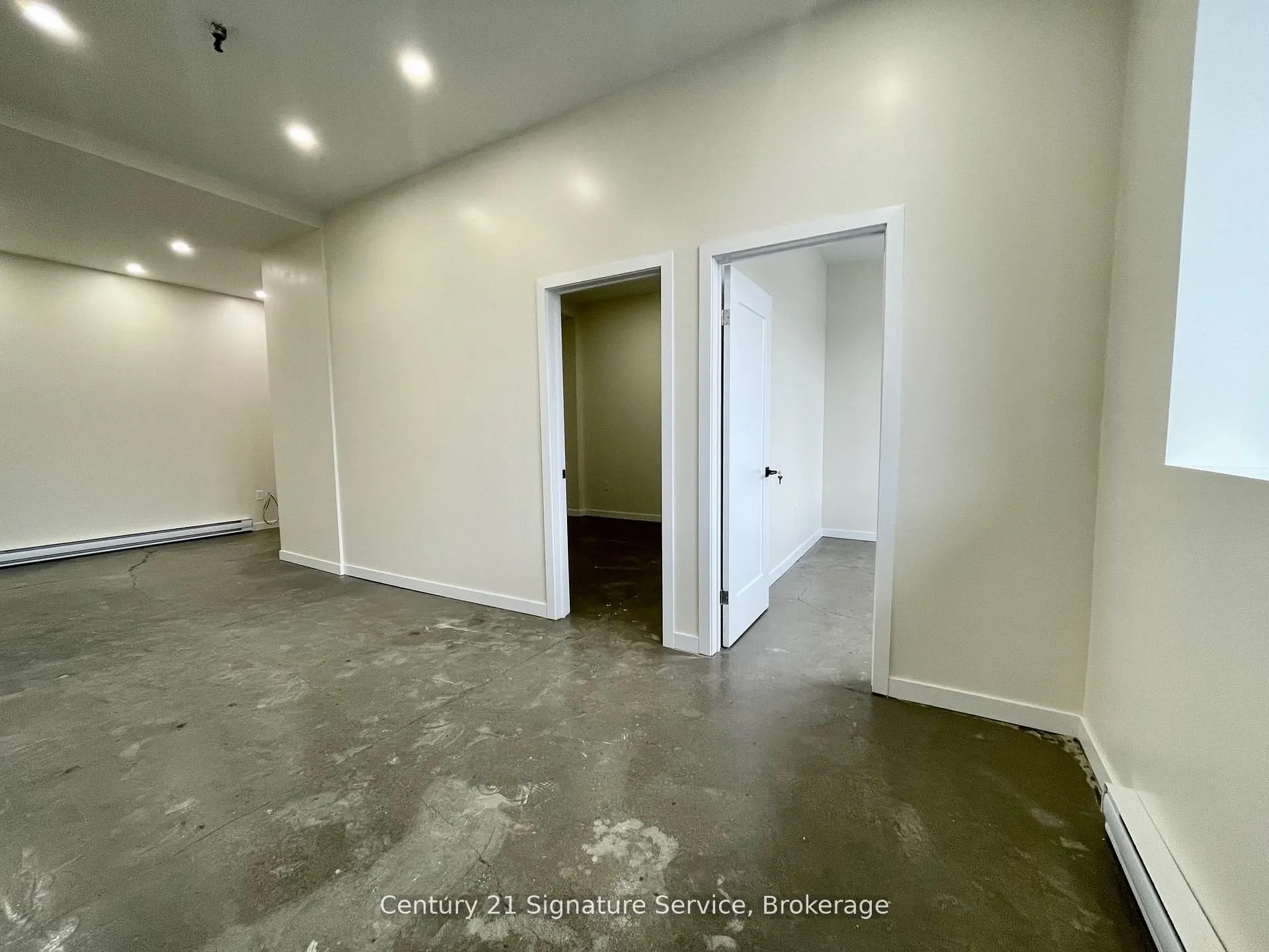 1050 Britannia Road E, #3