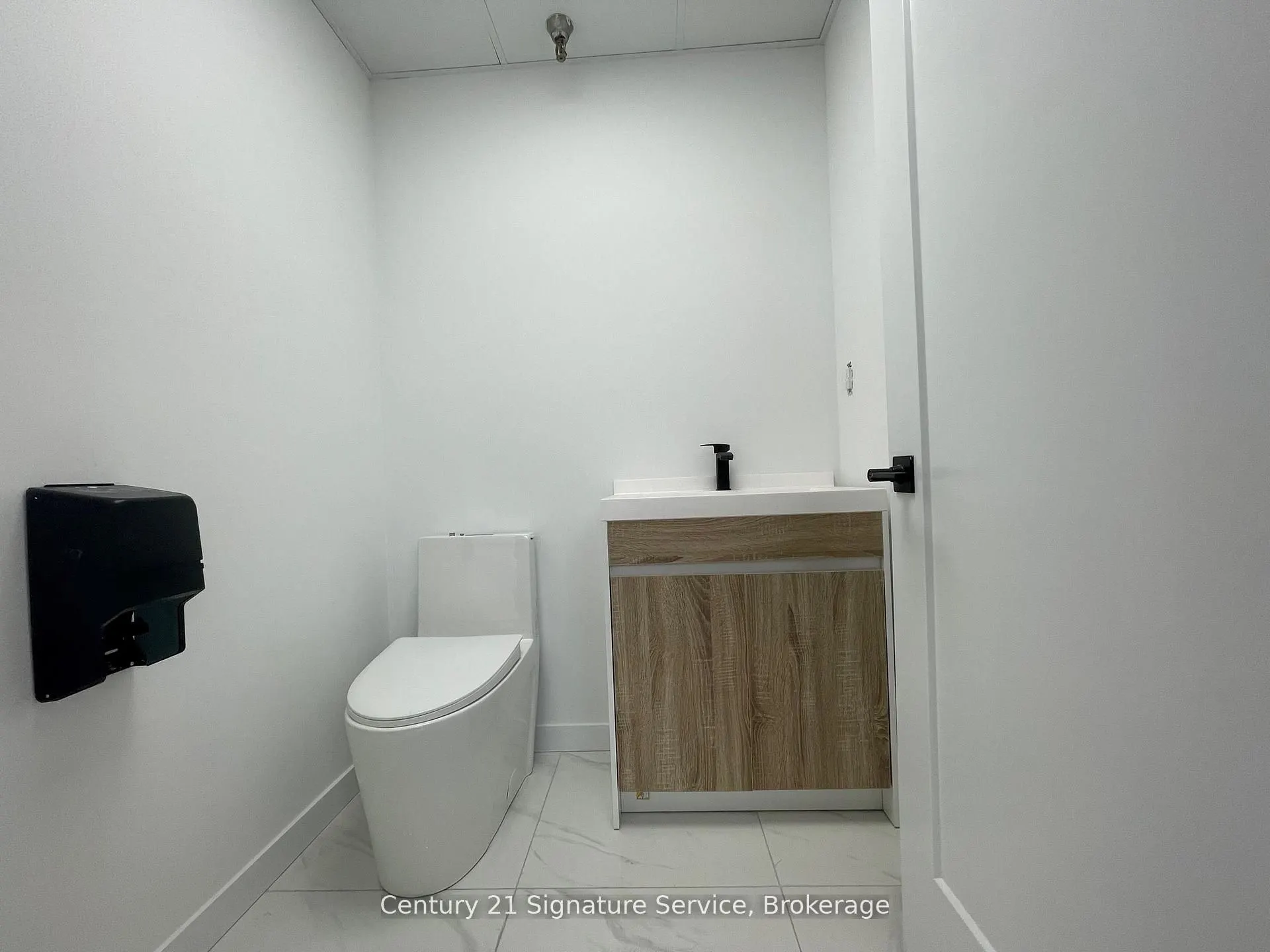 1050 Britannia Road E, #3