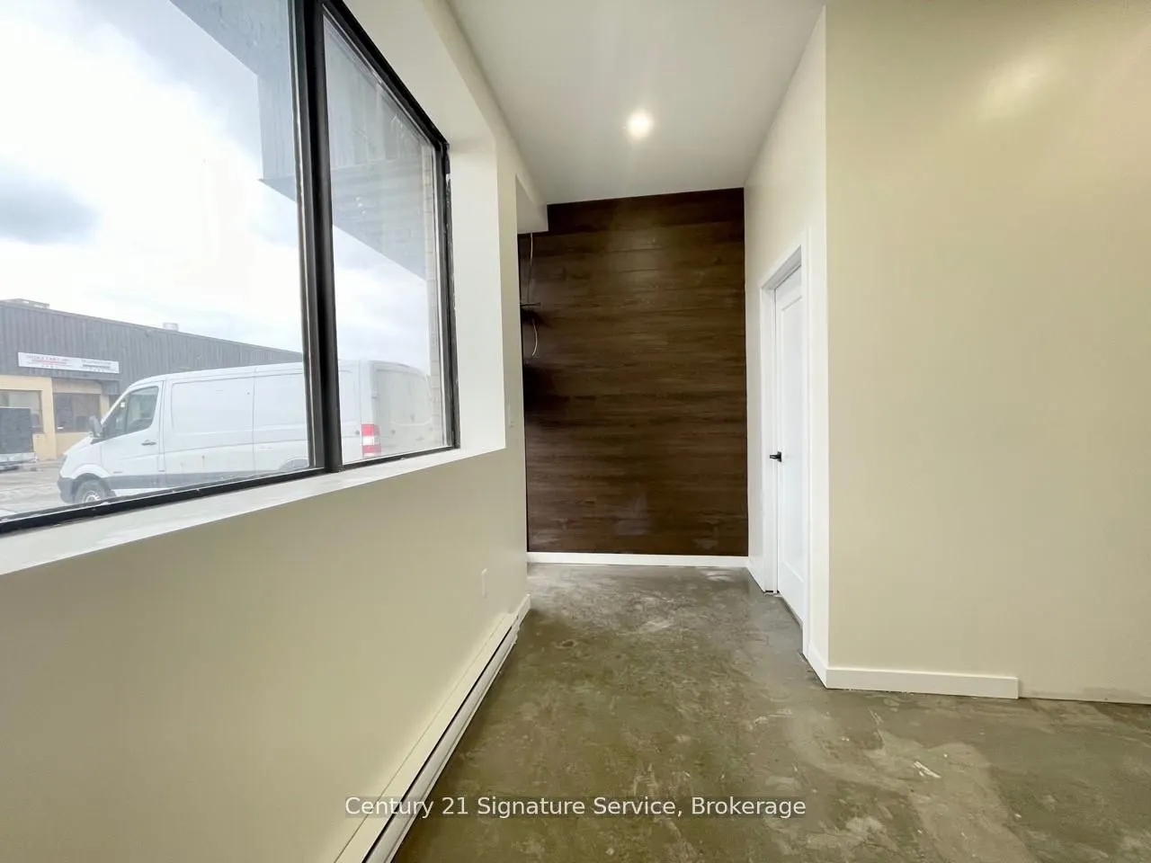 1050 Britannia Road E, #3