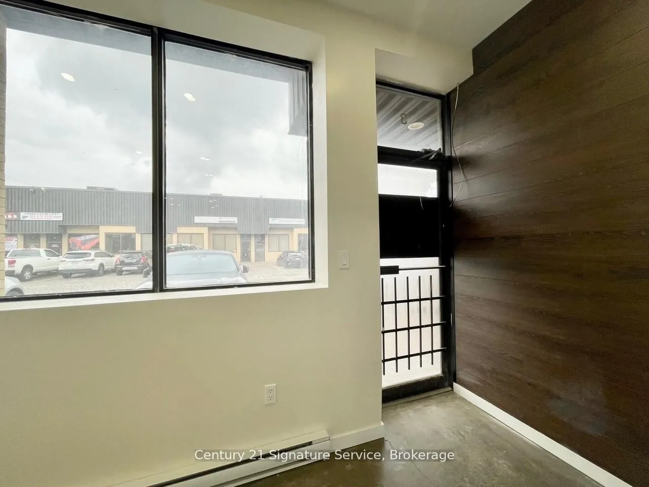 1050 Britannia Road E, #3