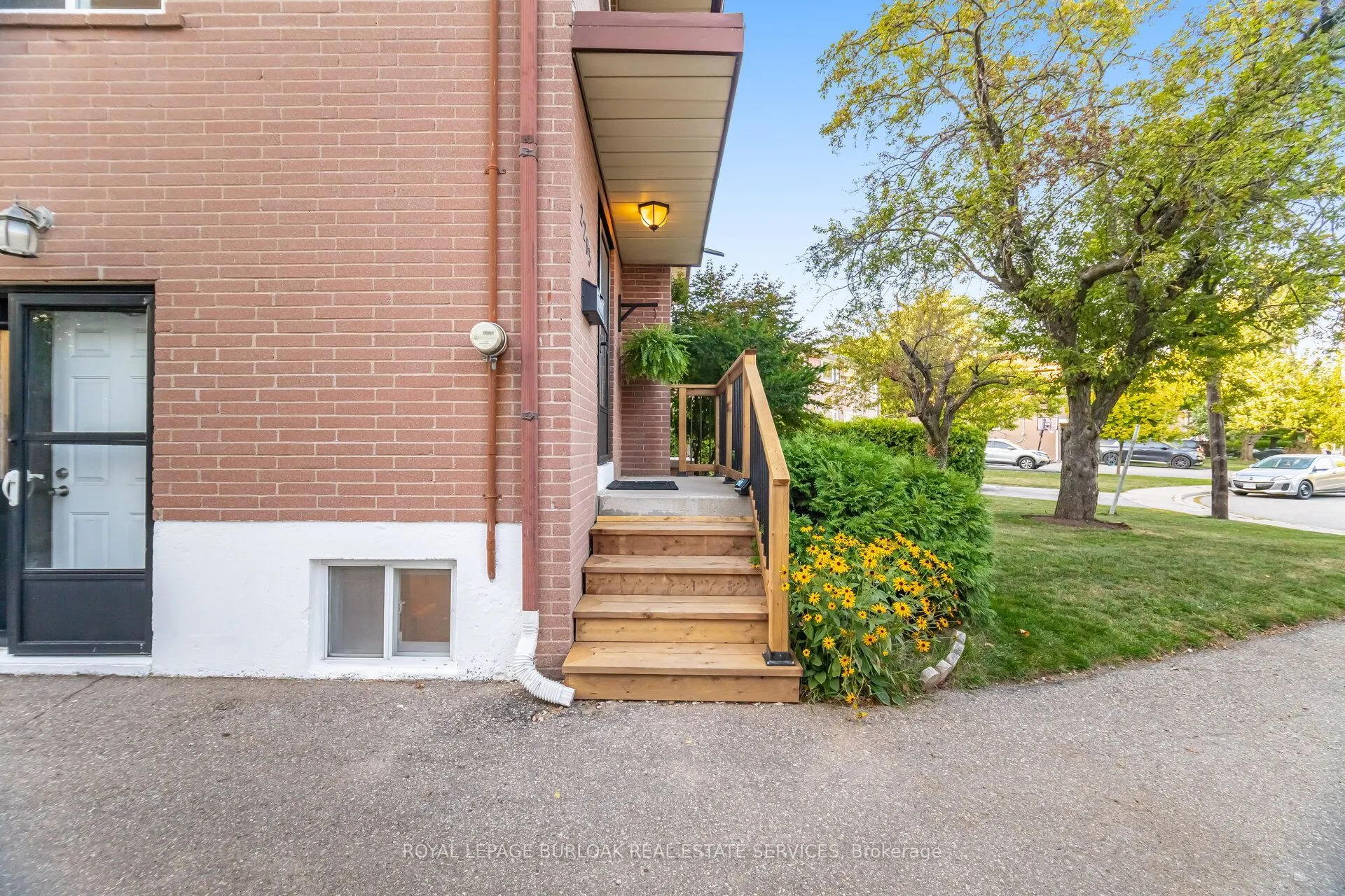 2295 Barclay Road