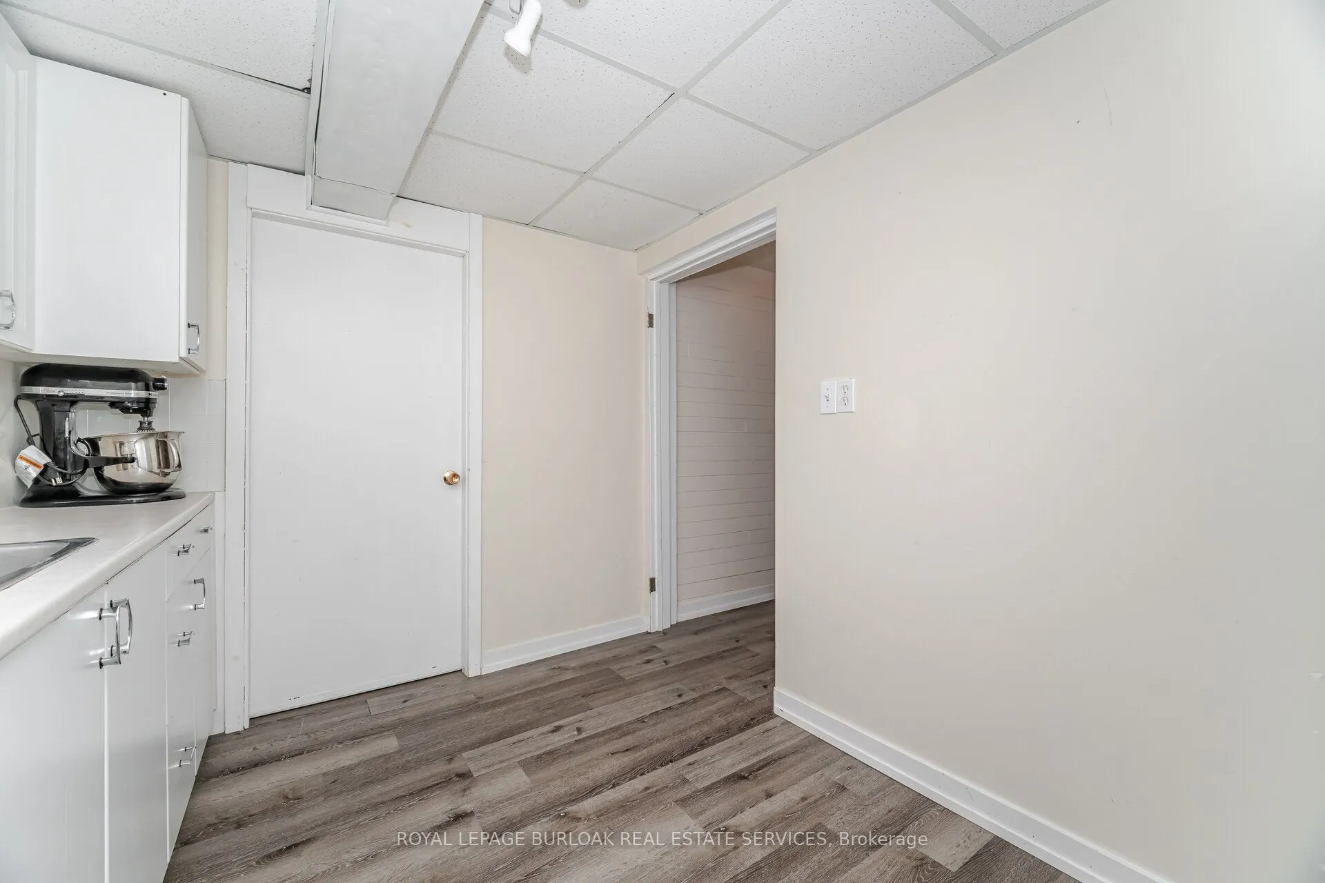 2295 Barclay Road
