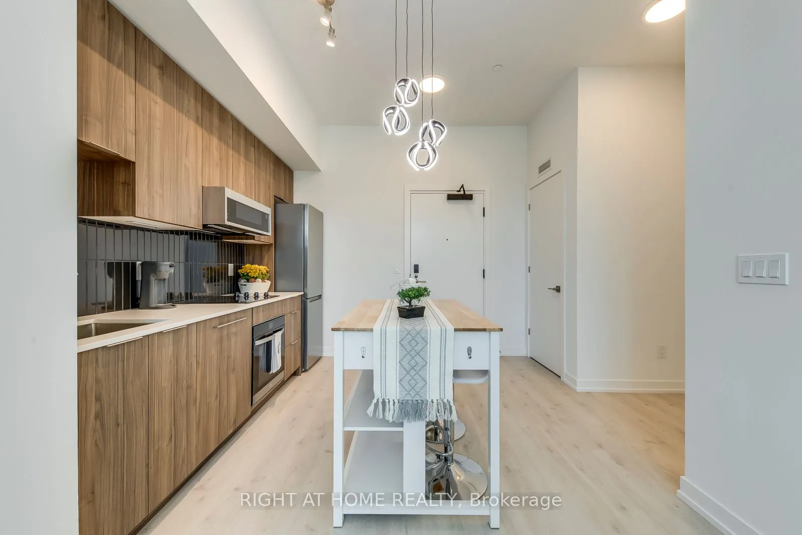 2501 Saw Whet Boulevard, #136