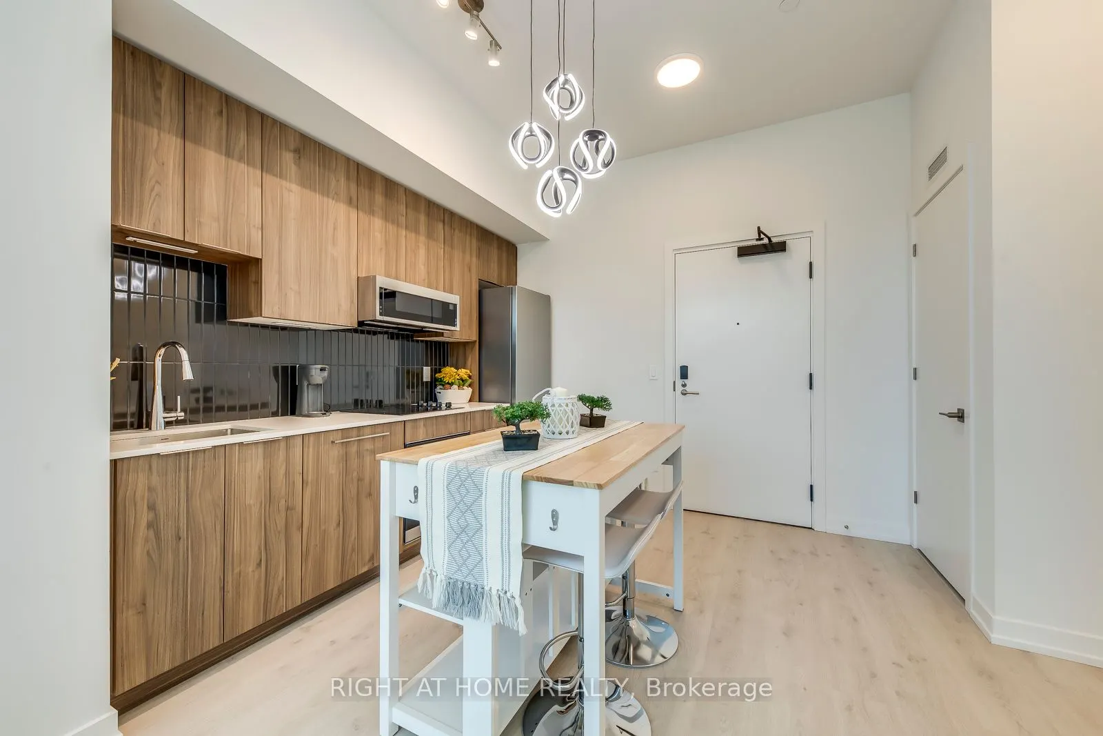 2501 Saw Whet Boulevard, #136