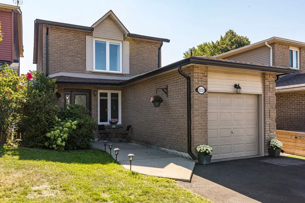 2228 Middlesmoor Crescent