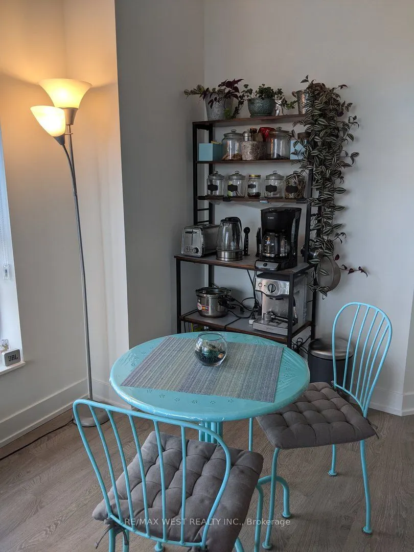 9 Mabelle Avenue, #3018