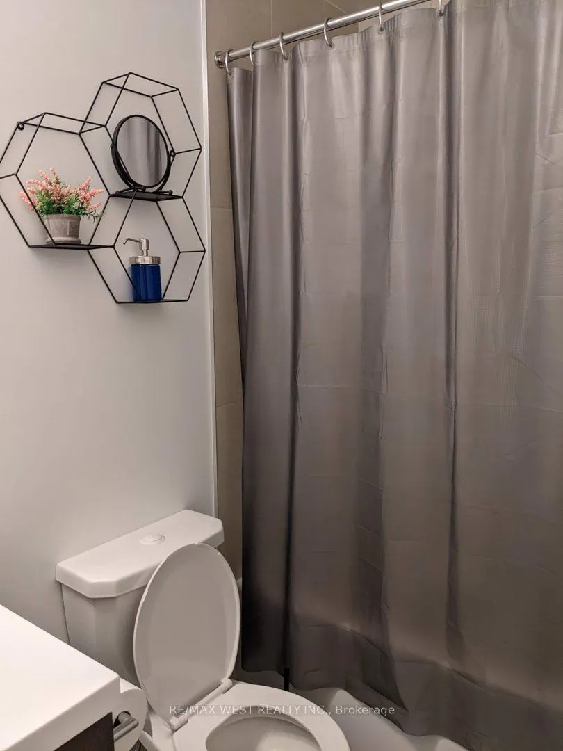 9 Mabelle Avenue, #3018
