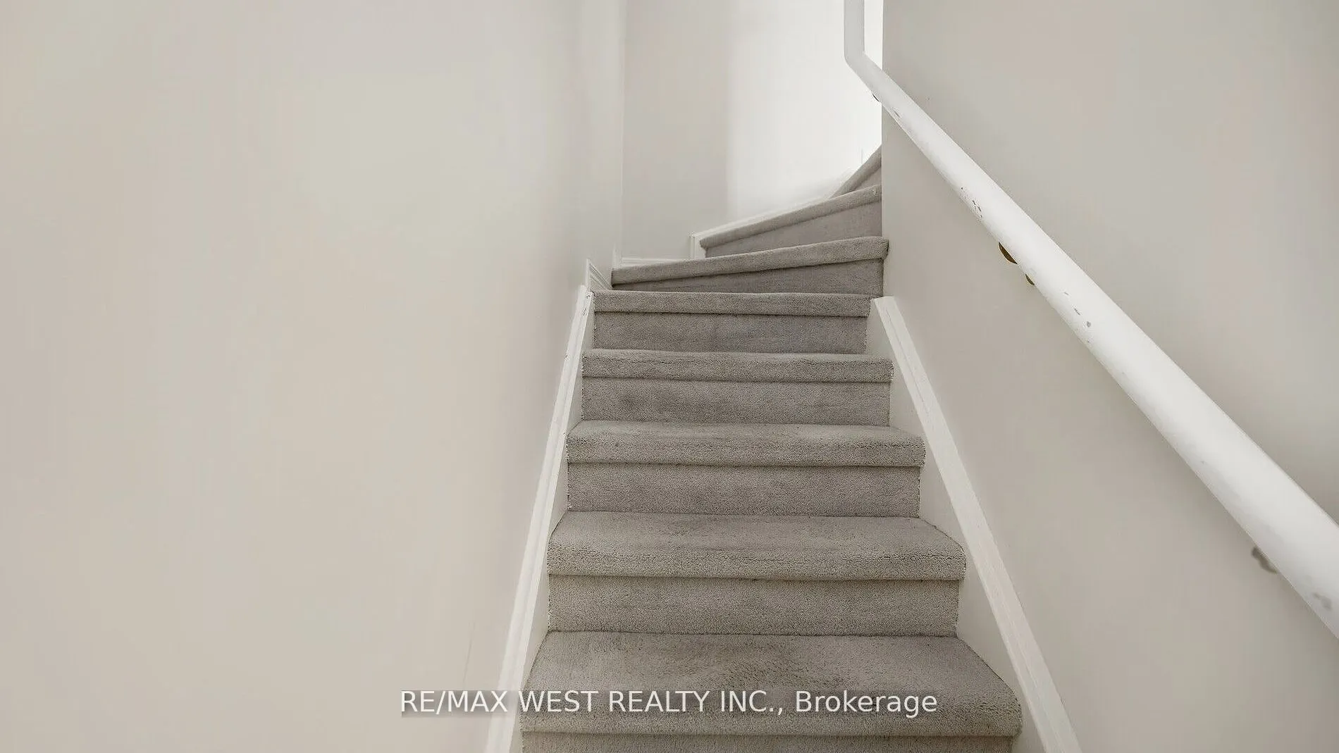 9 Freeland Hill W