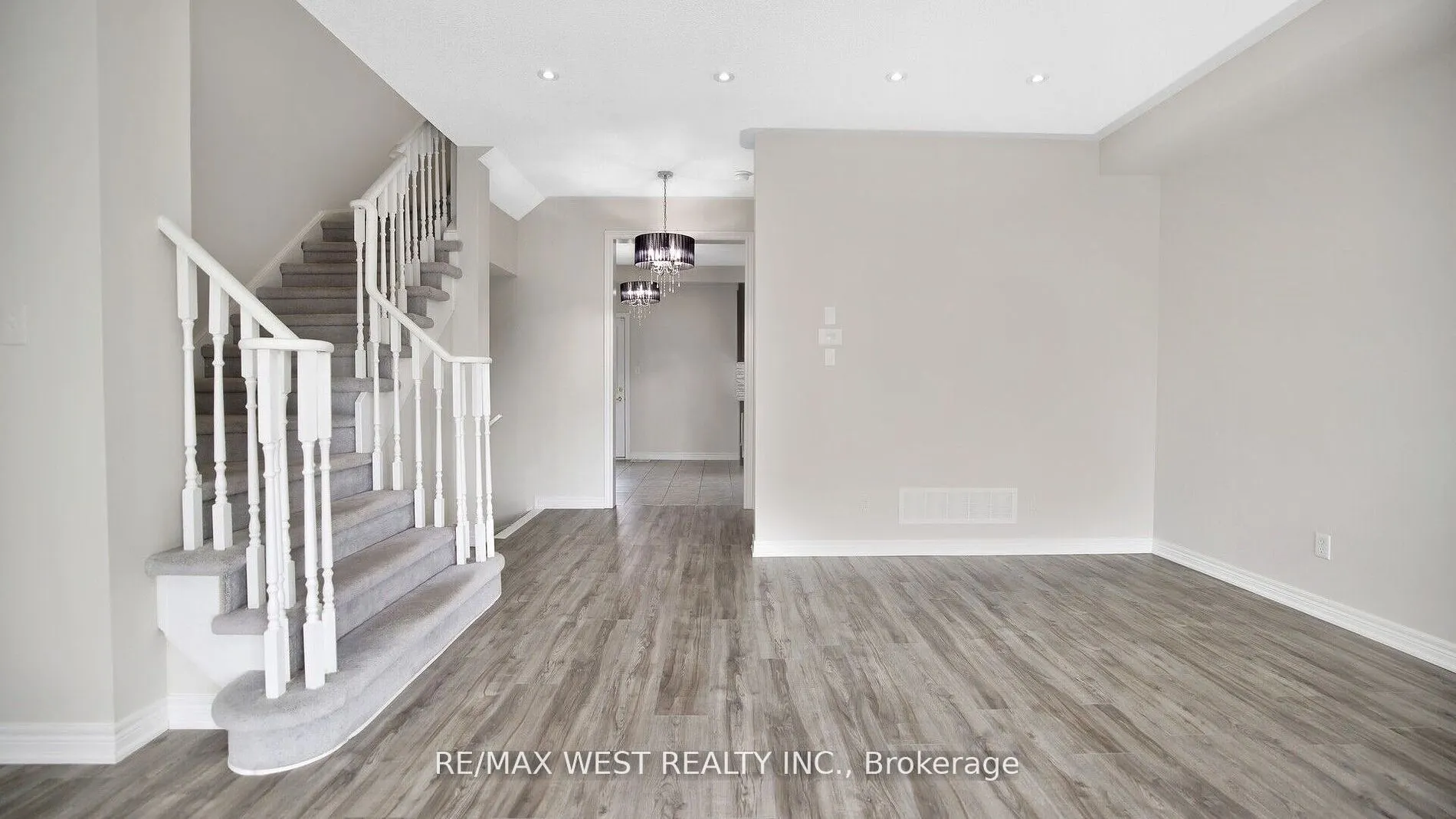9 Freeland Hill W