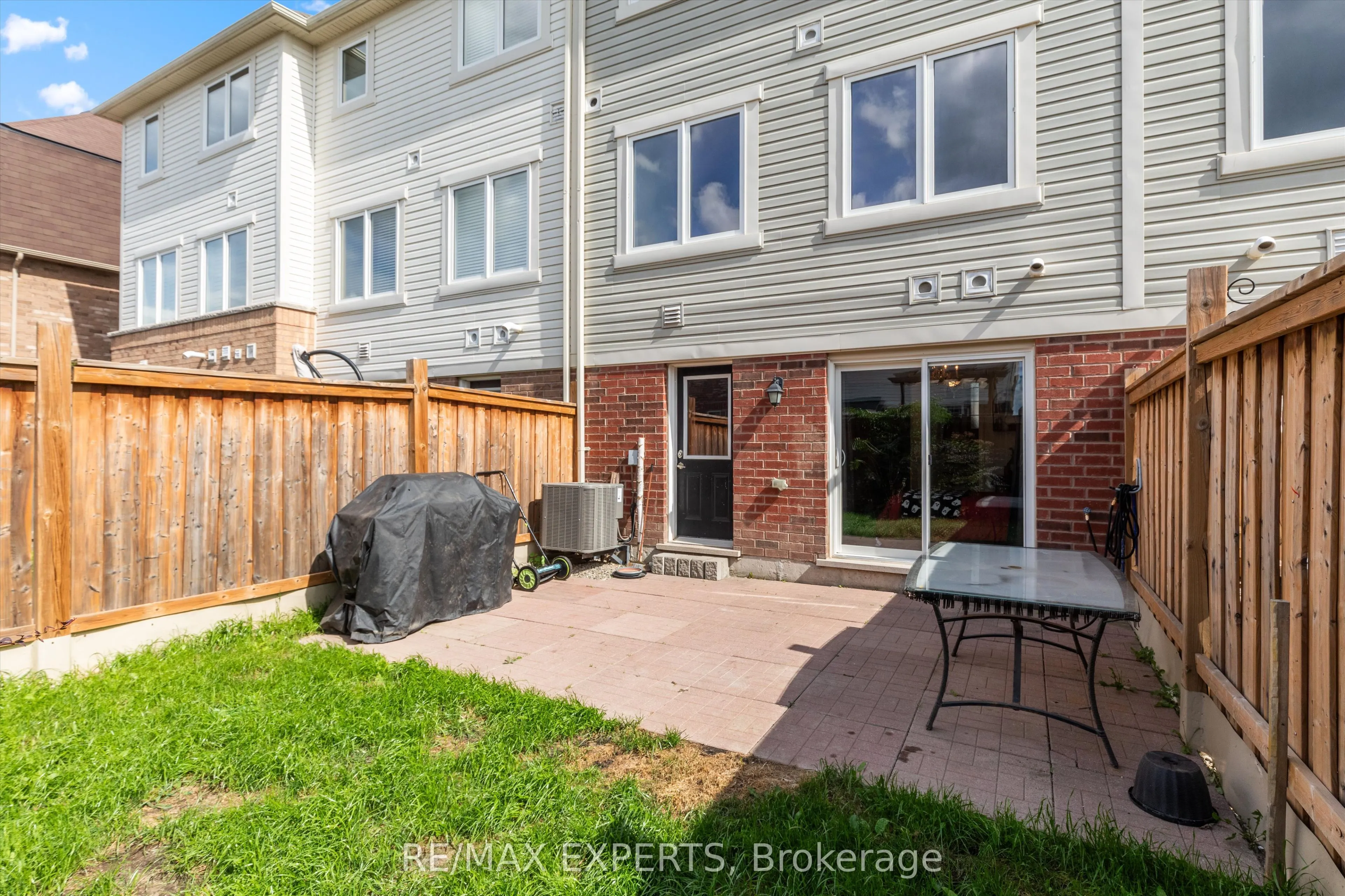 84 Vanhore Close