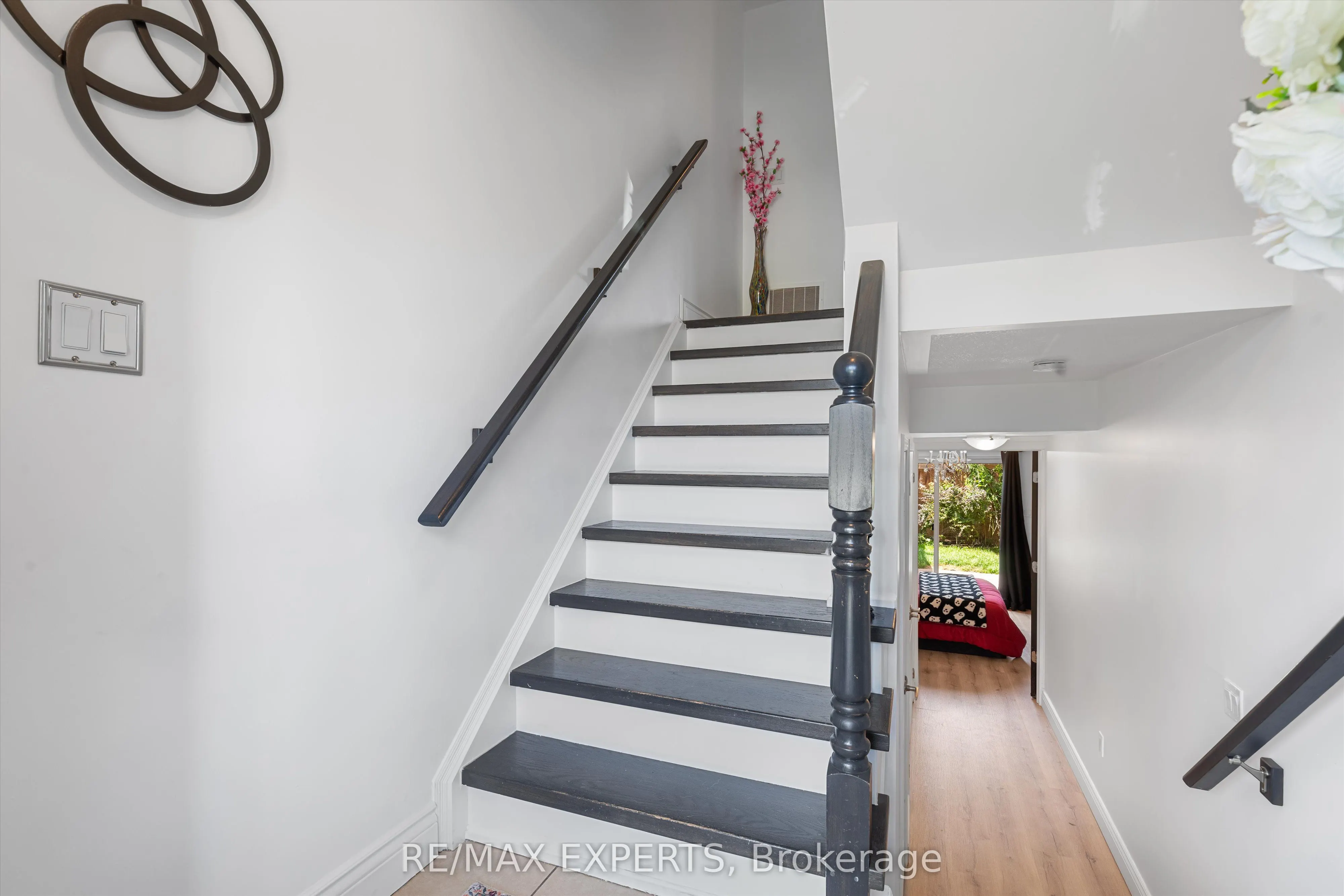 84 Vanhore Close