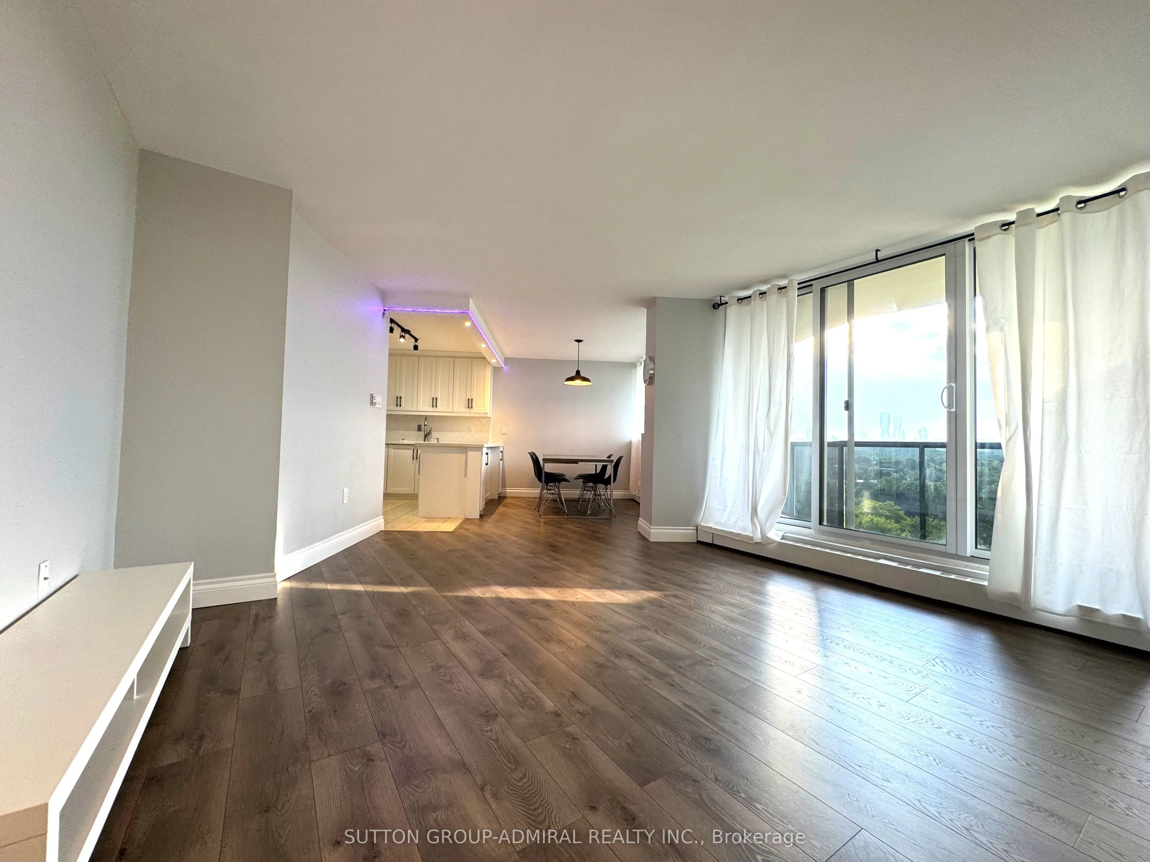 530 Lolita Gardens N, #1105