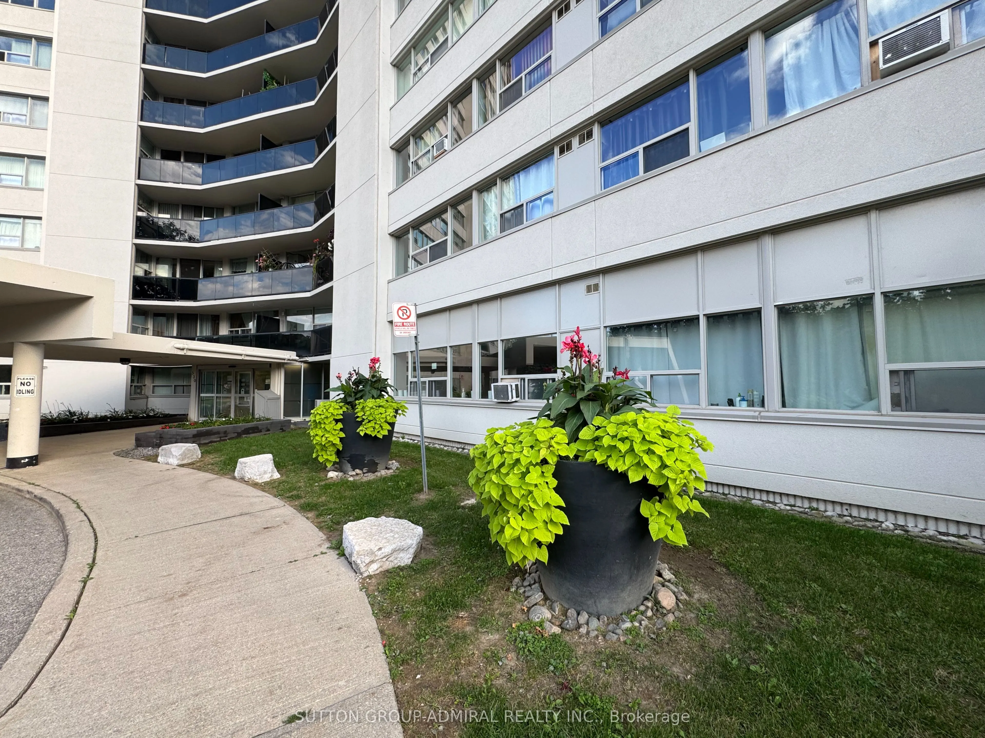 530 Lolita Gardens N, #1105