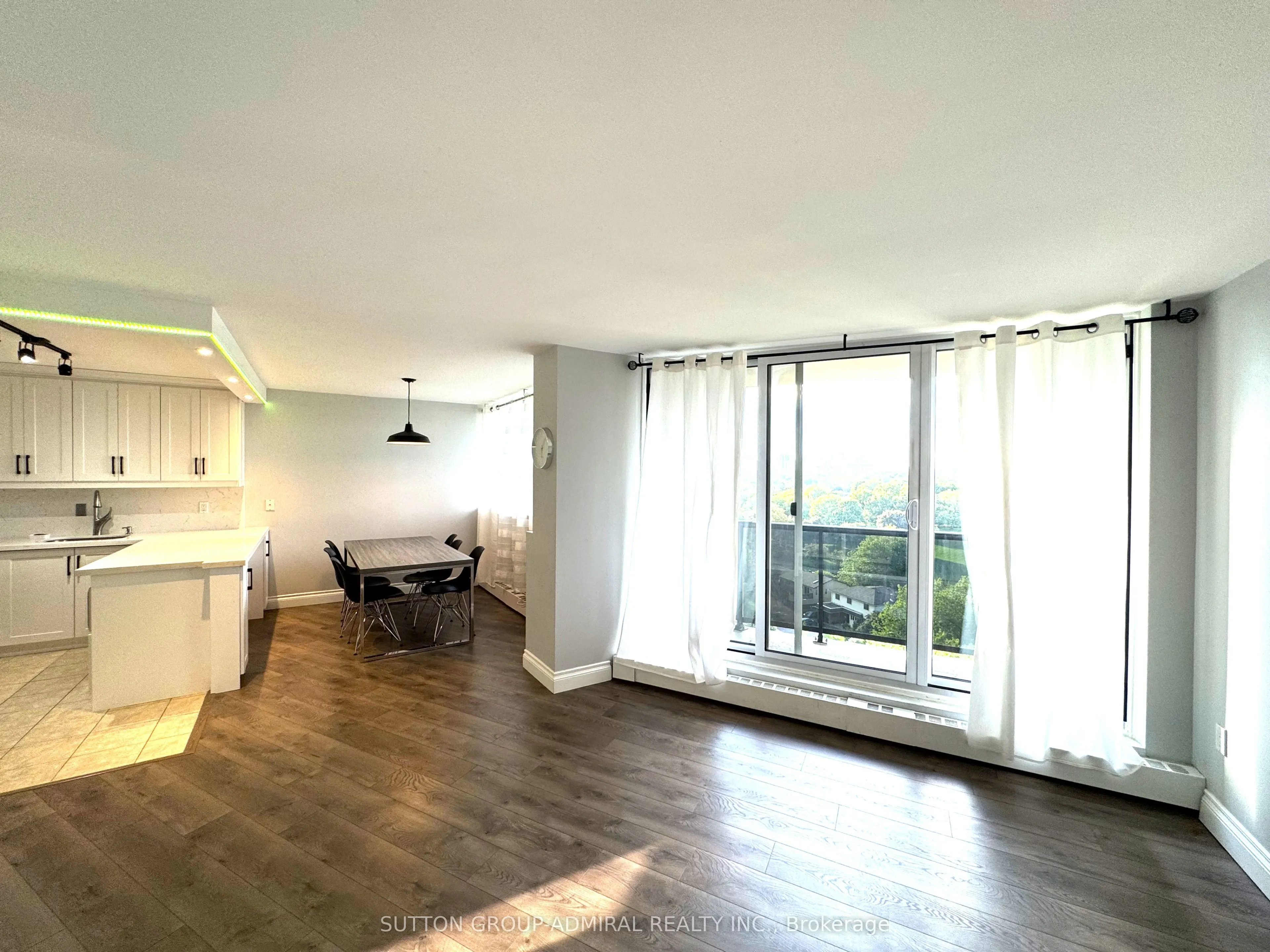 530 Lolita Gardens N, #1105